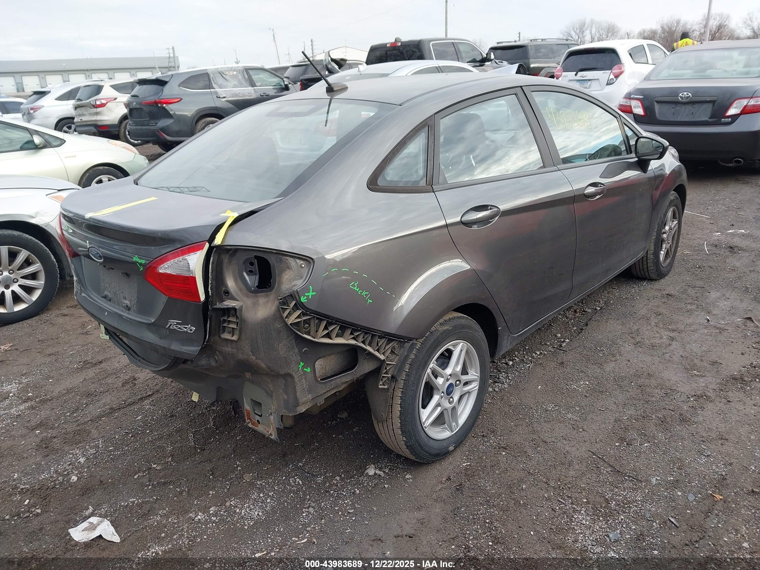 FORD FIESTA image 4