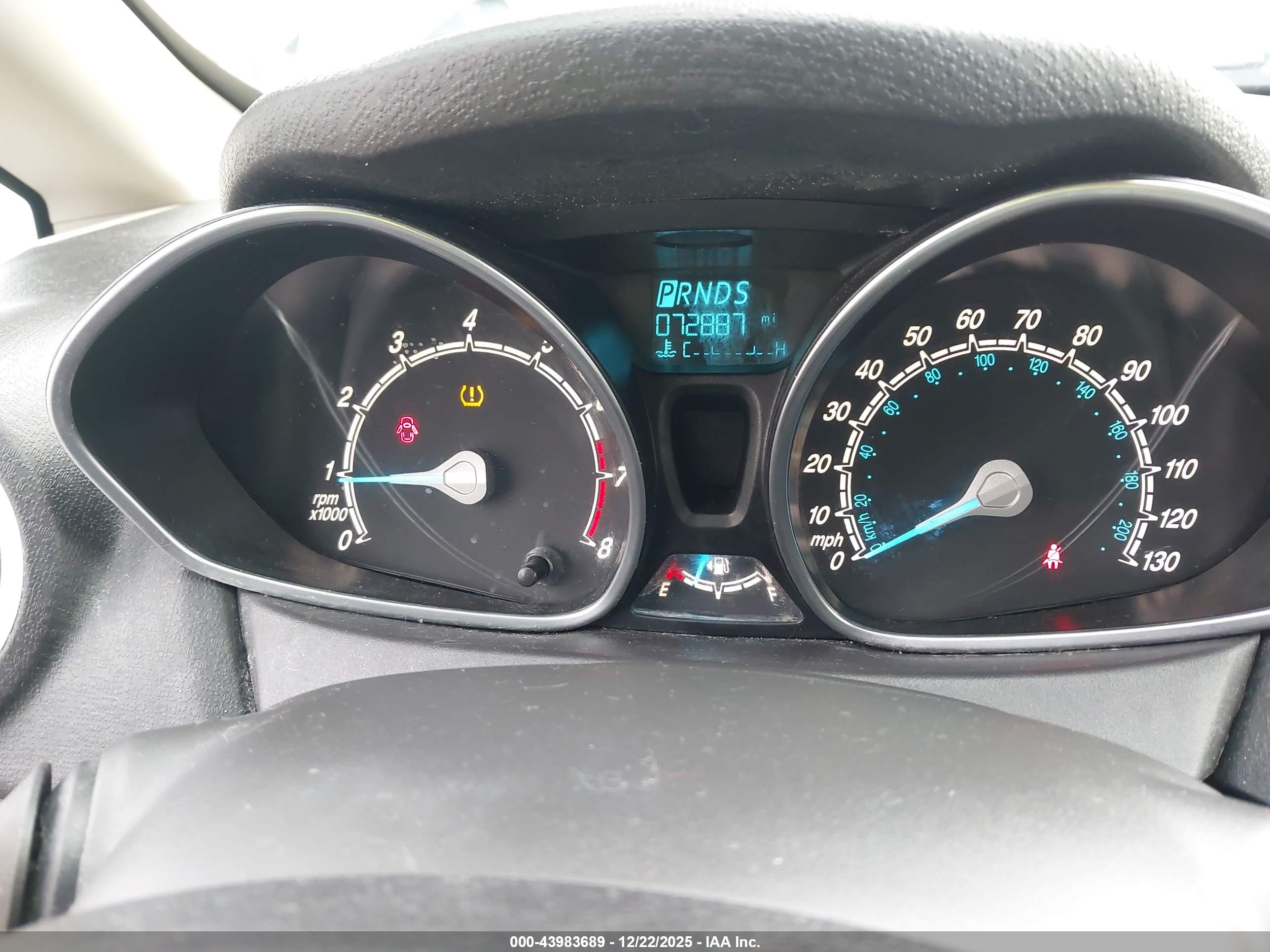 FORD FIESTA image 7