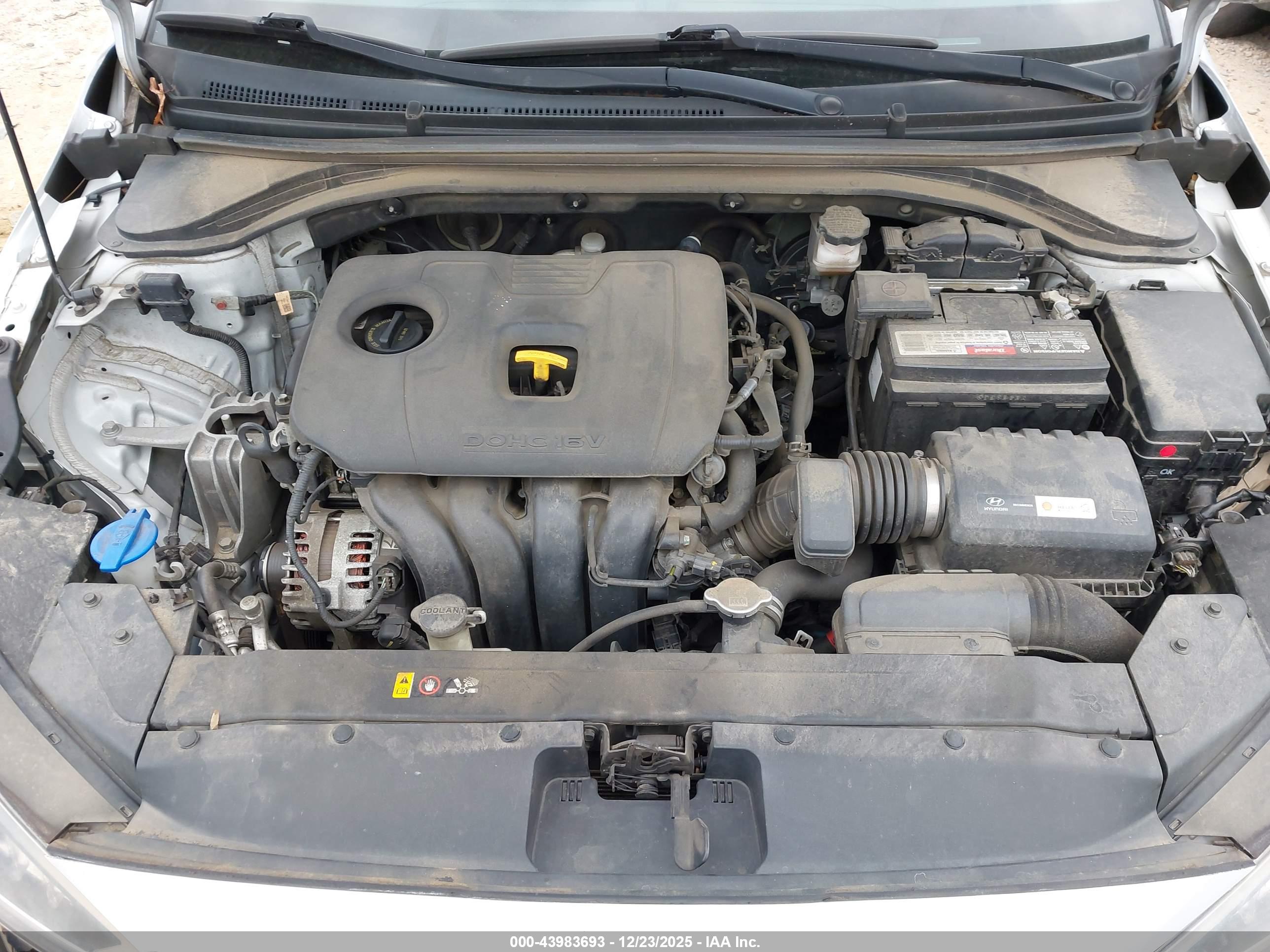 HYUNDAI ELANTRA image 10