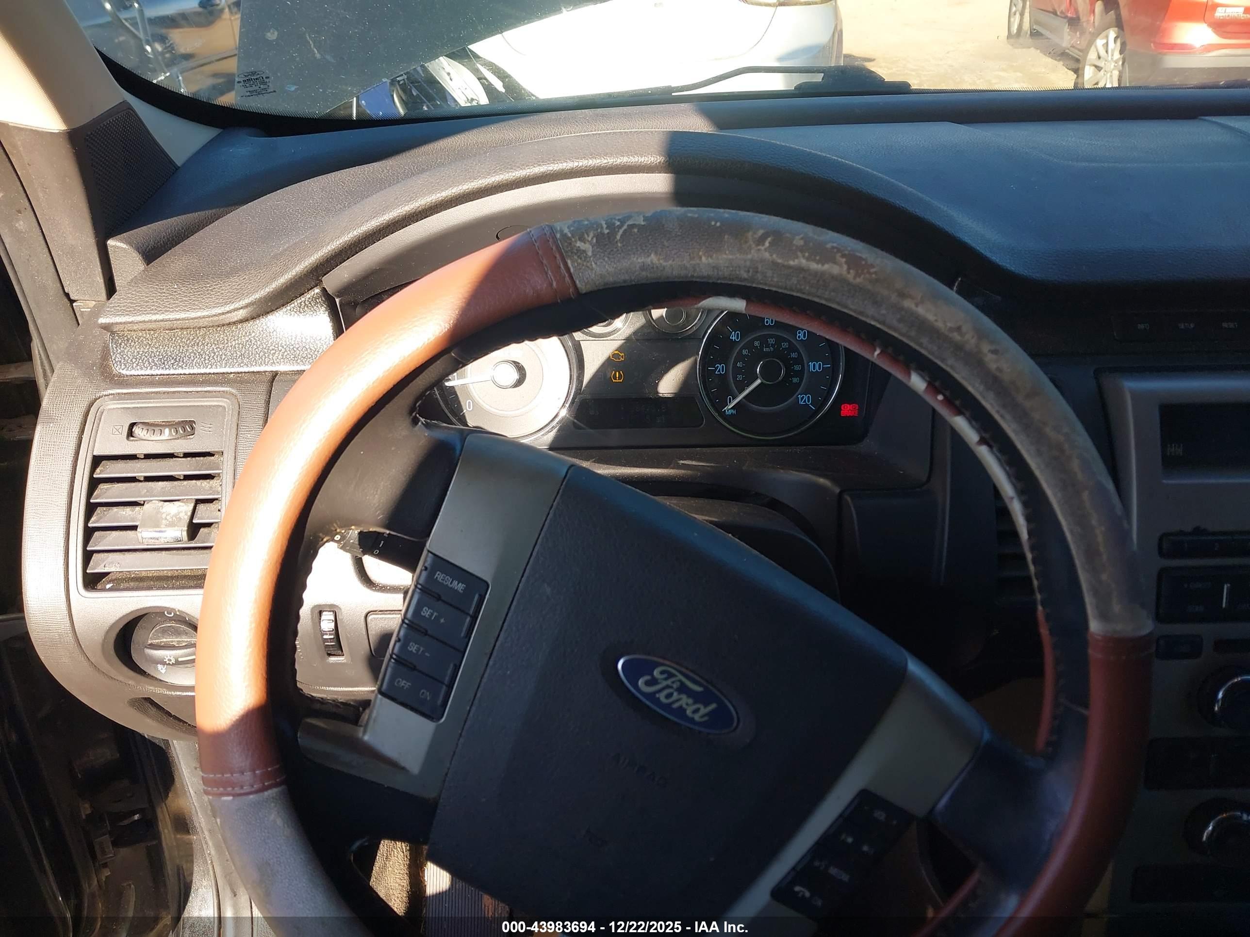FORD FLEX image 6