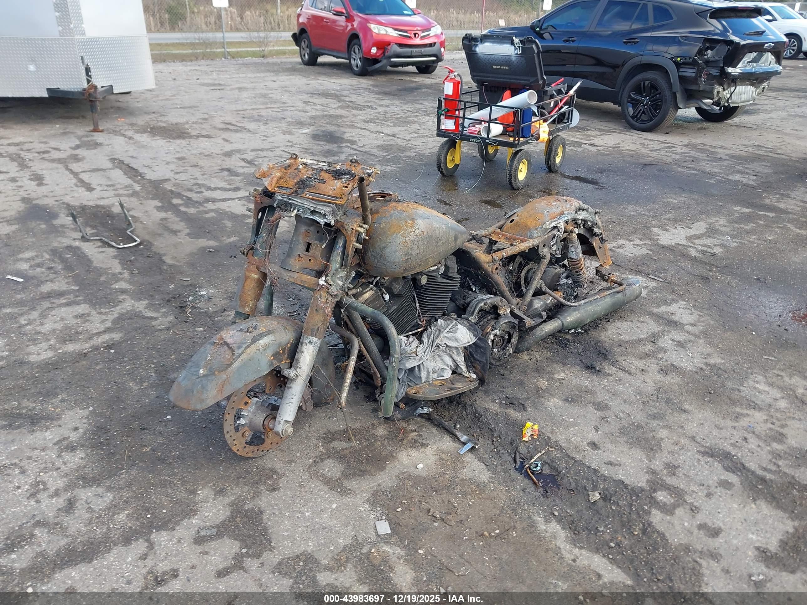 HARLEY-DAVIDSON FLHX image 2
