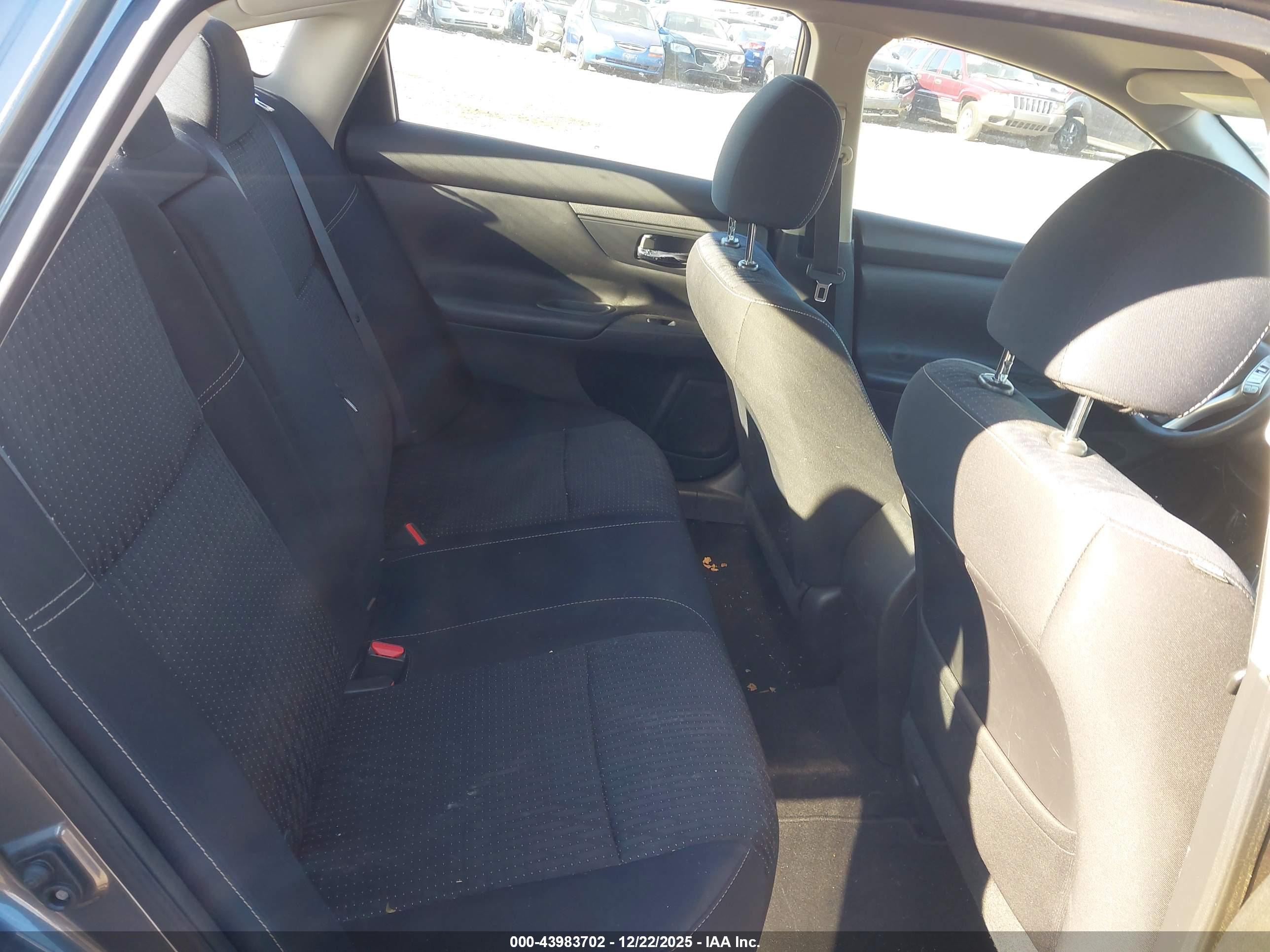 NISSAN ALTIMA image 8