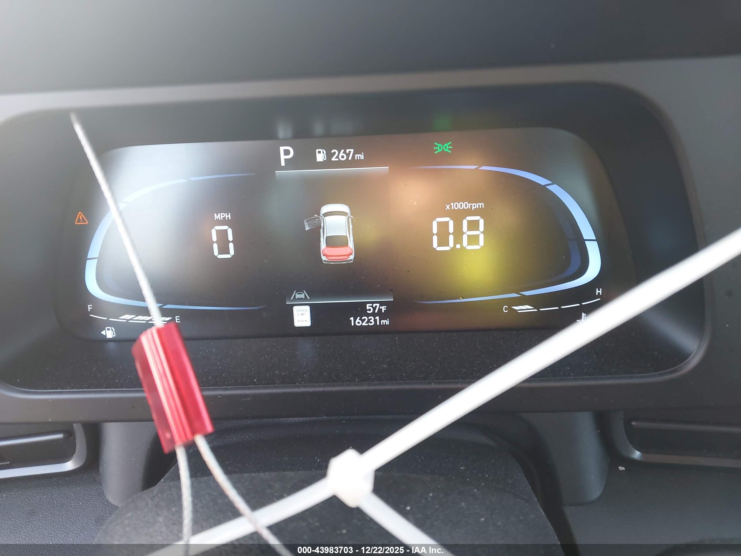 HYUNDAI ELANTRA image 7