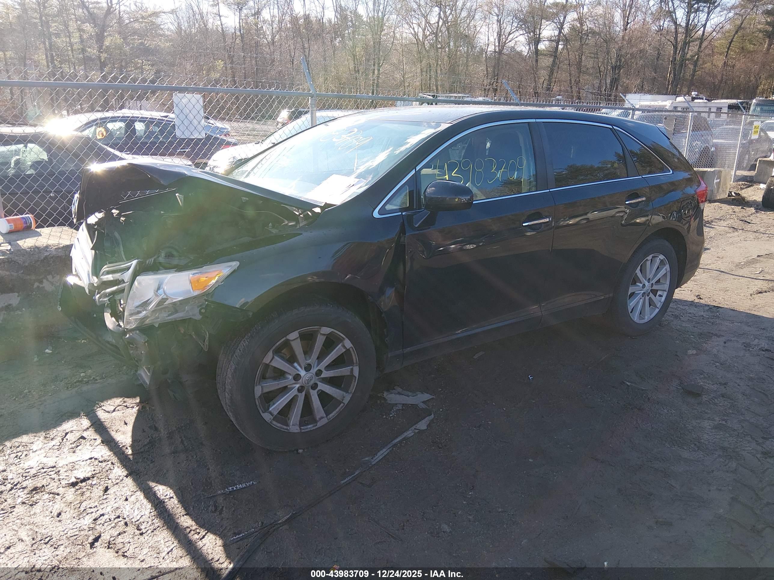 TOYOTA VENZA image 2