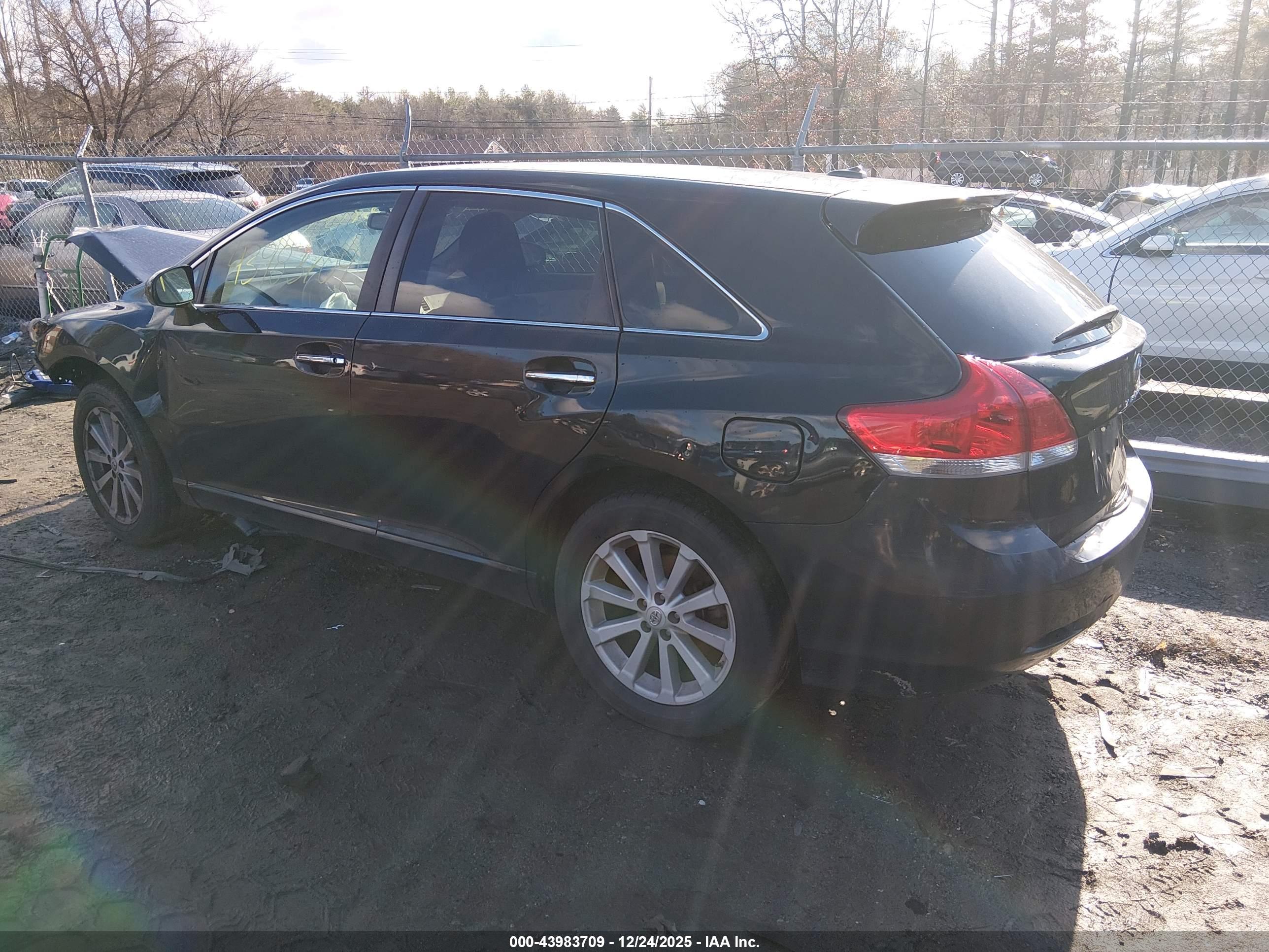 TOYOTA VENZA image 3