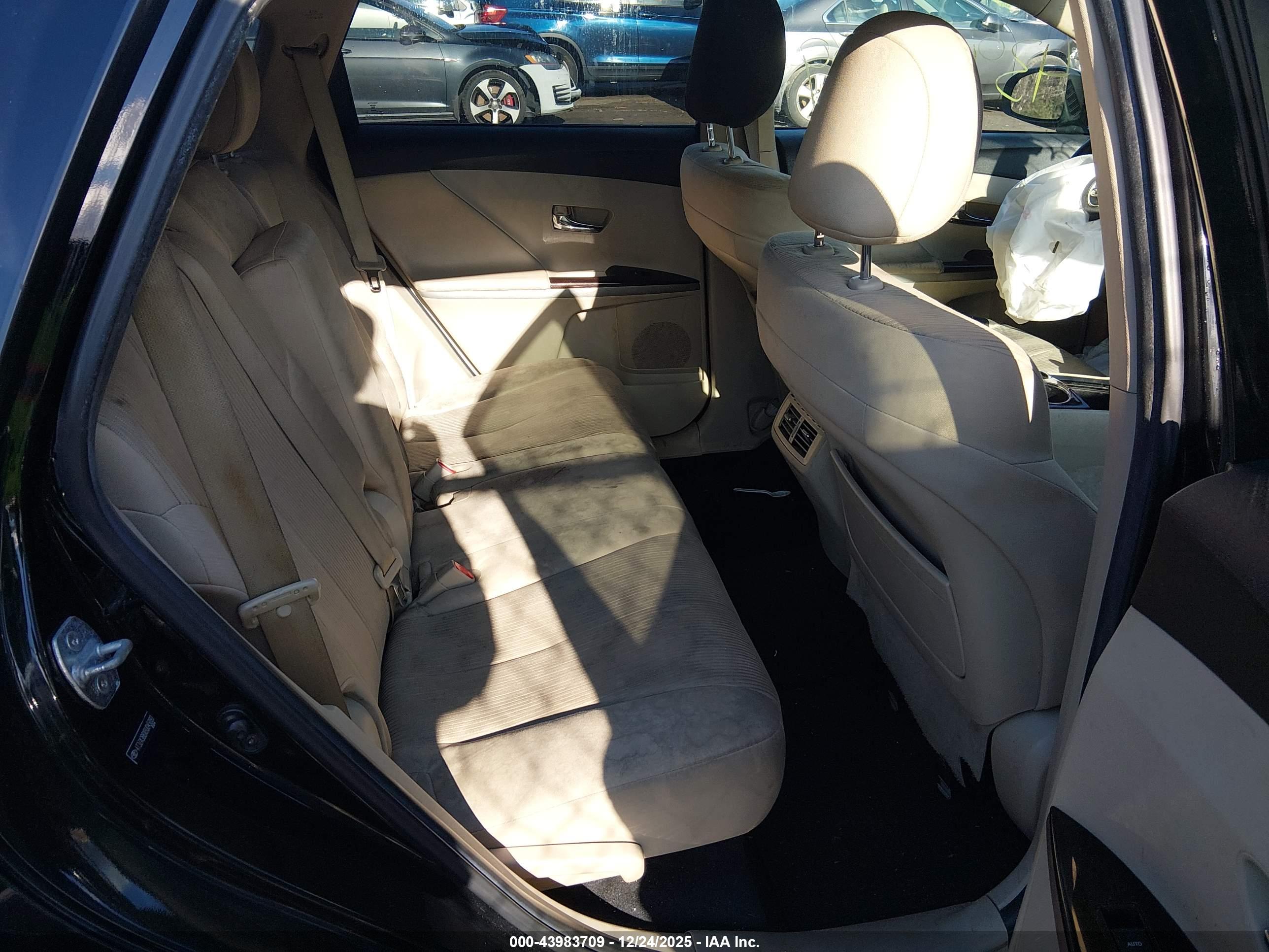 TOYOTA VENZA image 8