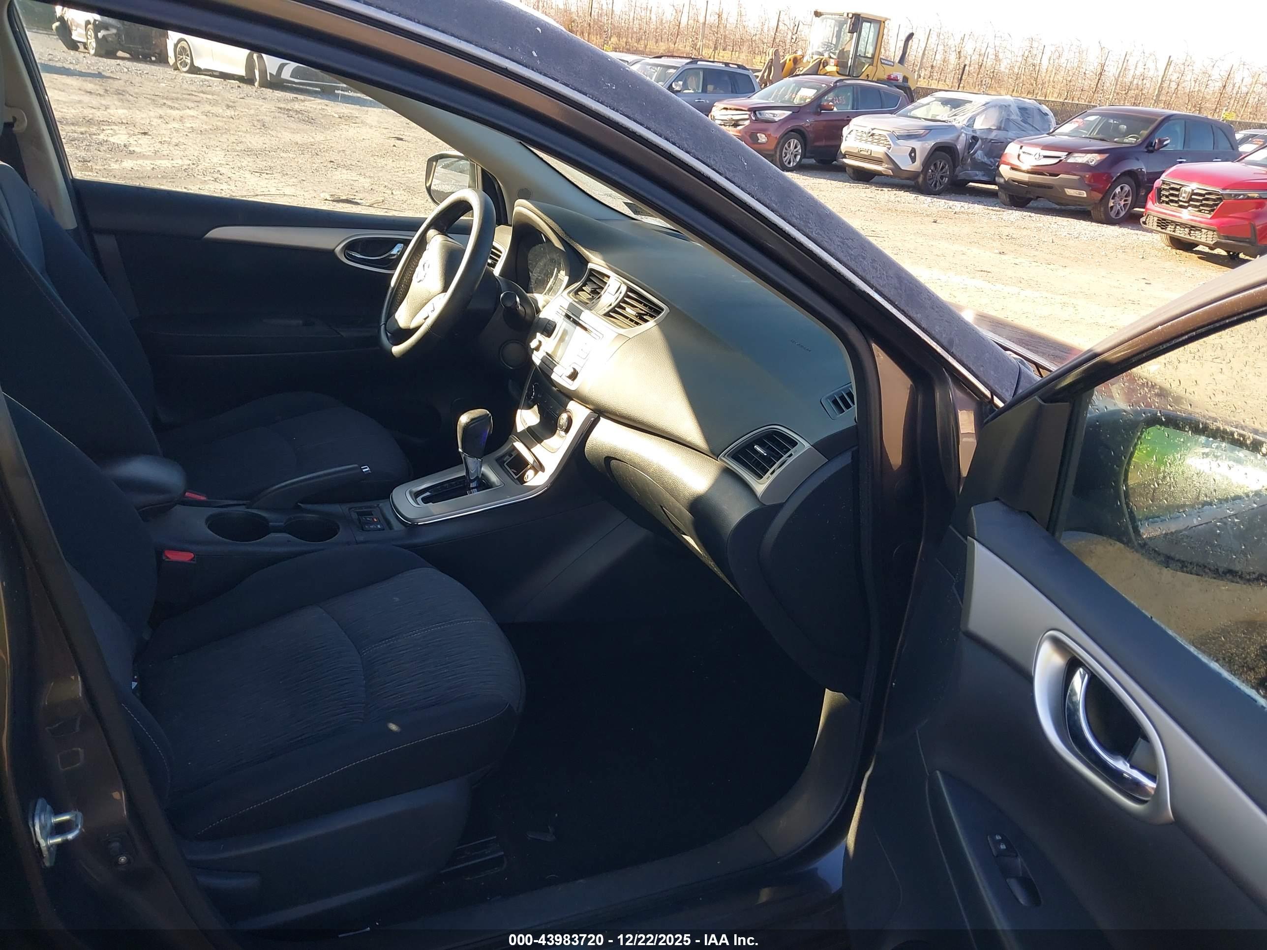 NISSAN SENTRA image 5