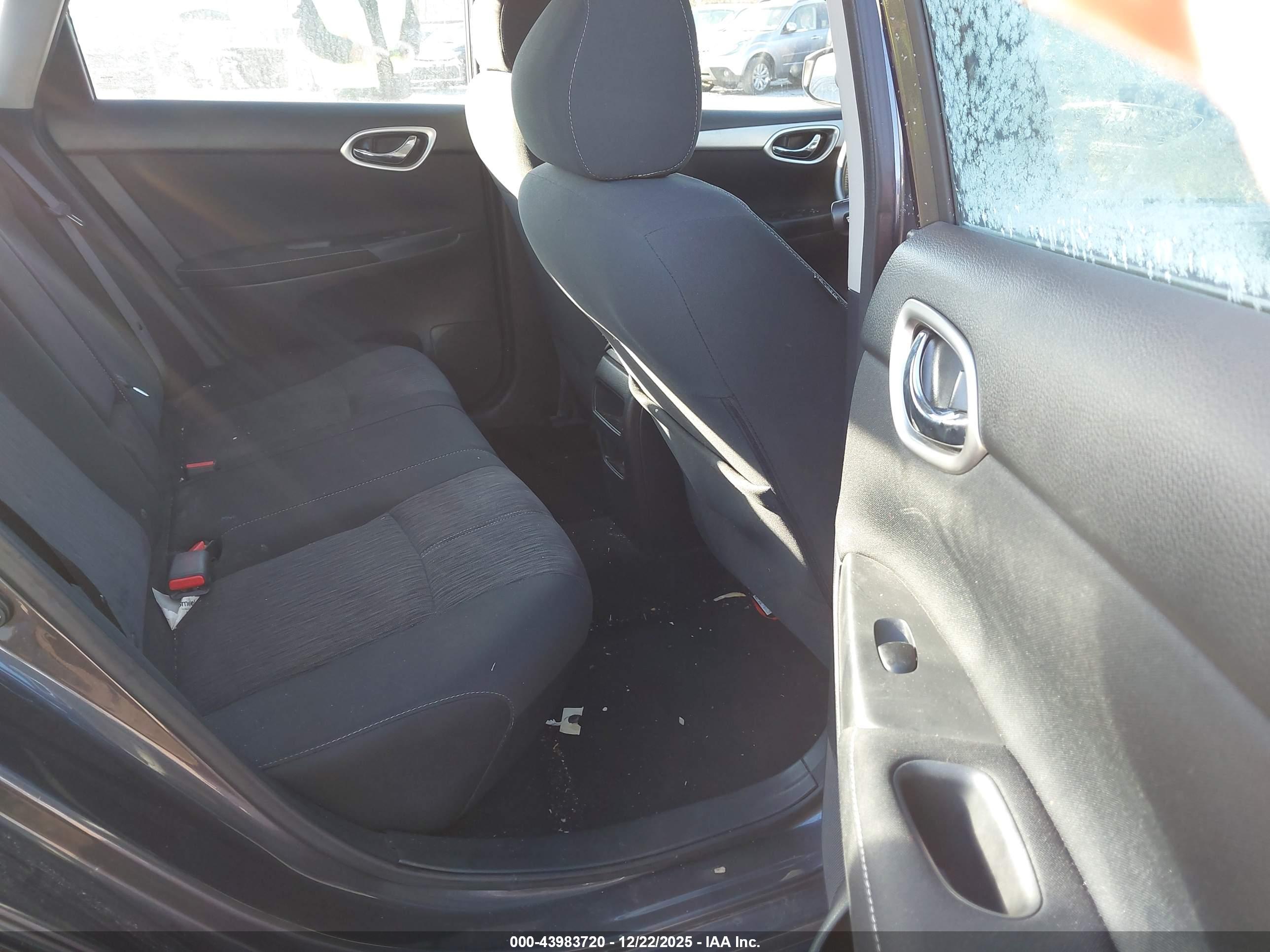 NISSAN SENTRA image 8