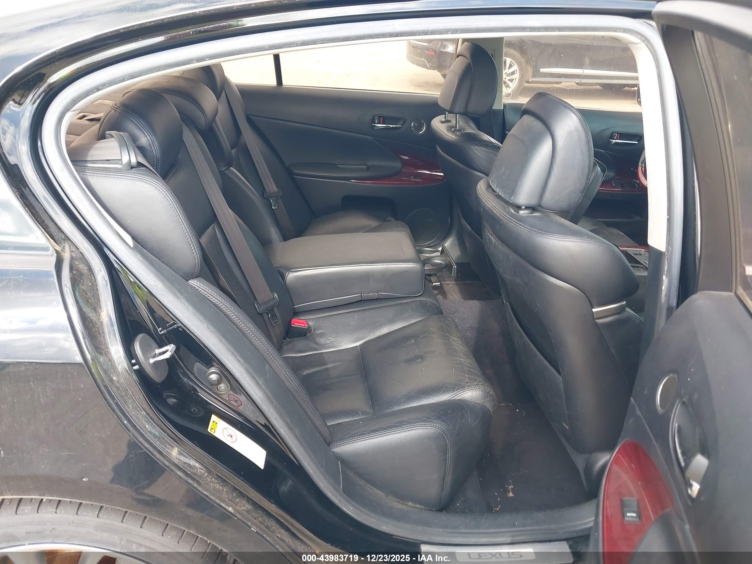 LEXUS GS image 8