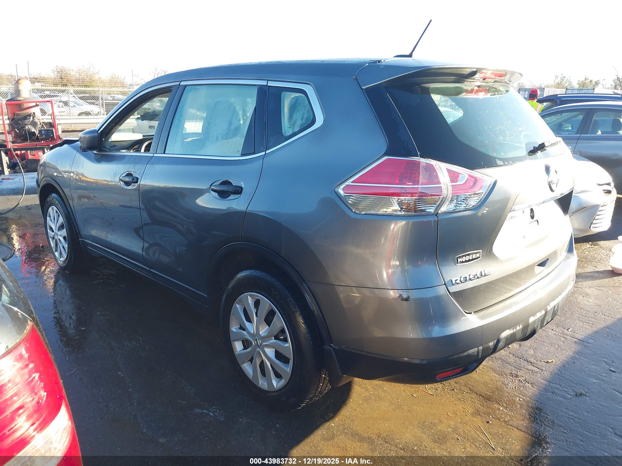 NISSAN ROGUE image 3