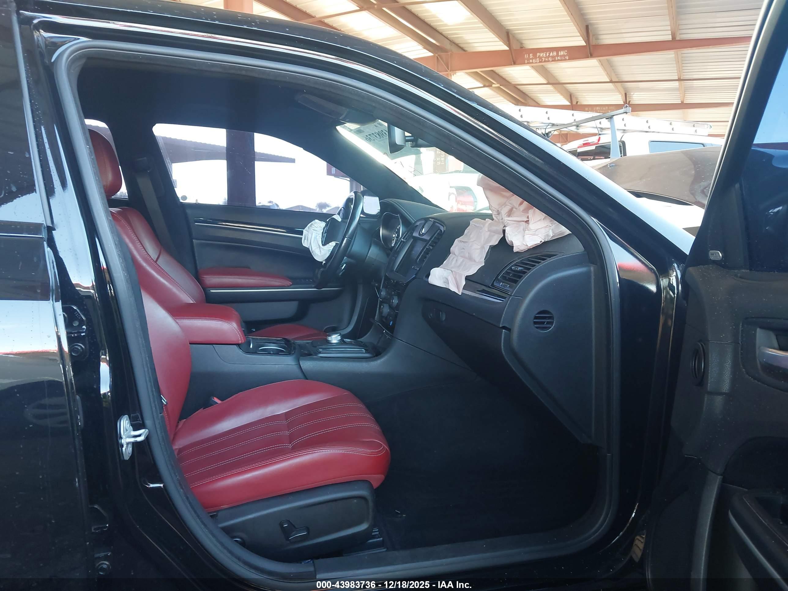 CHRYSLER 300 image 5