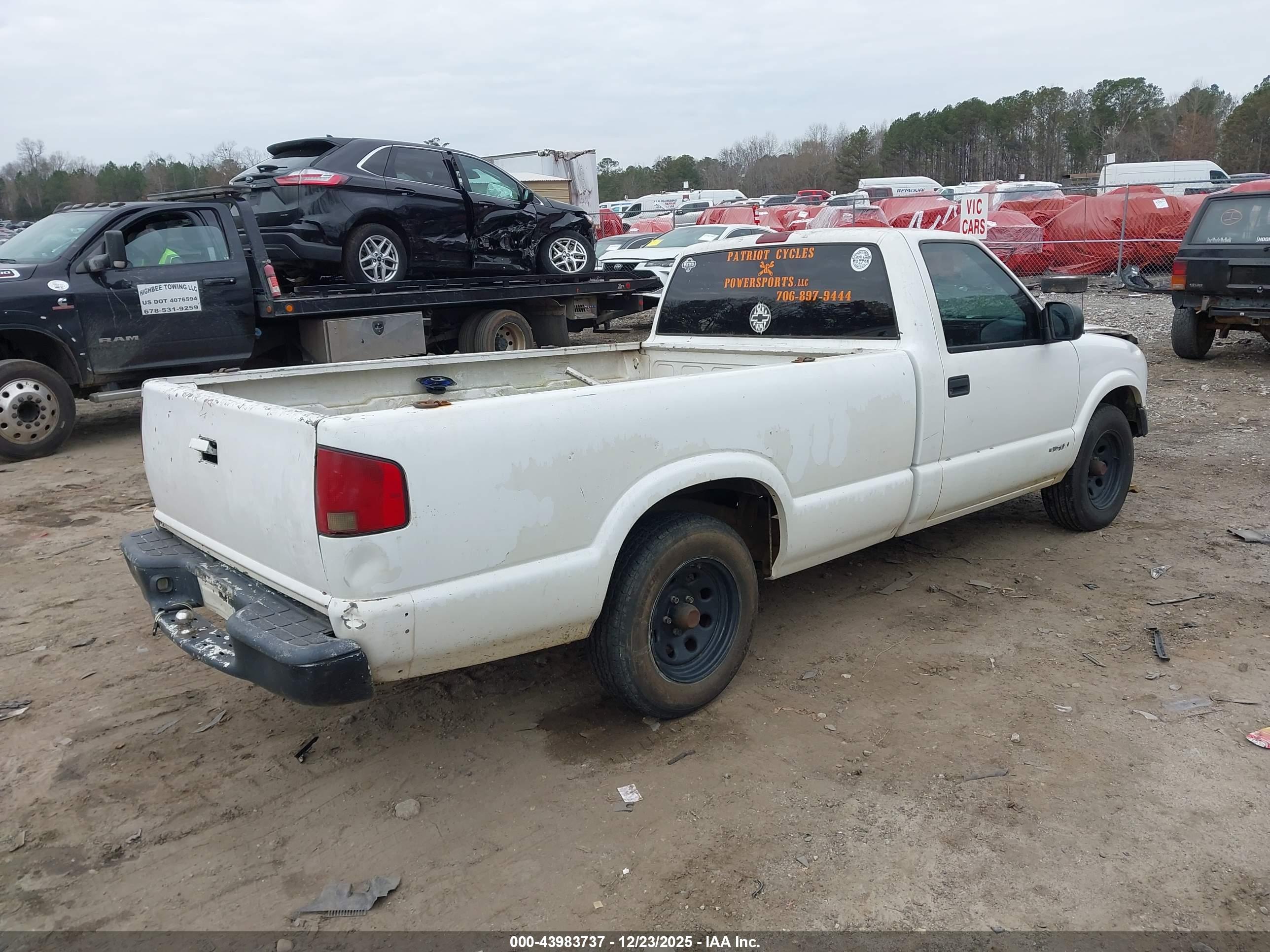 CHEVROLET S-10 image 4
