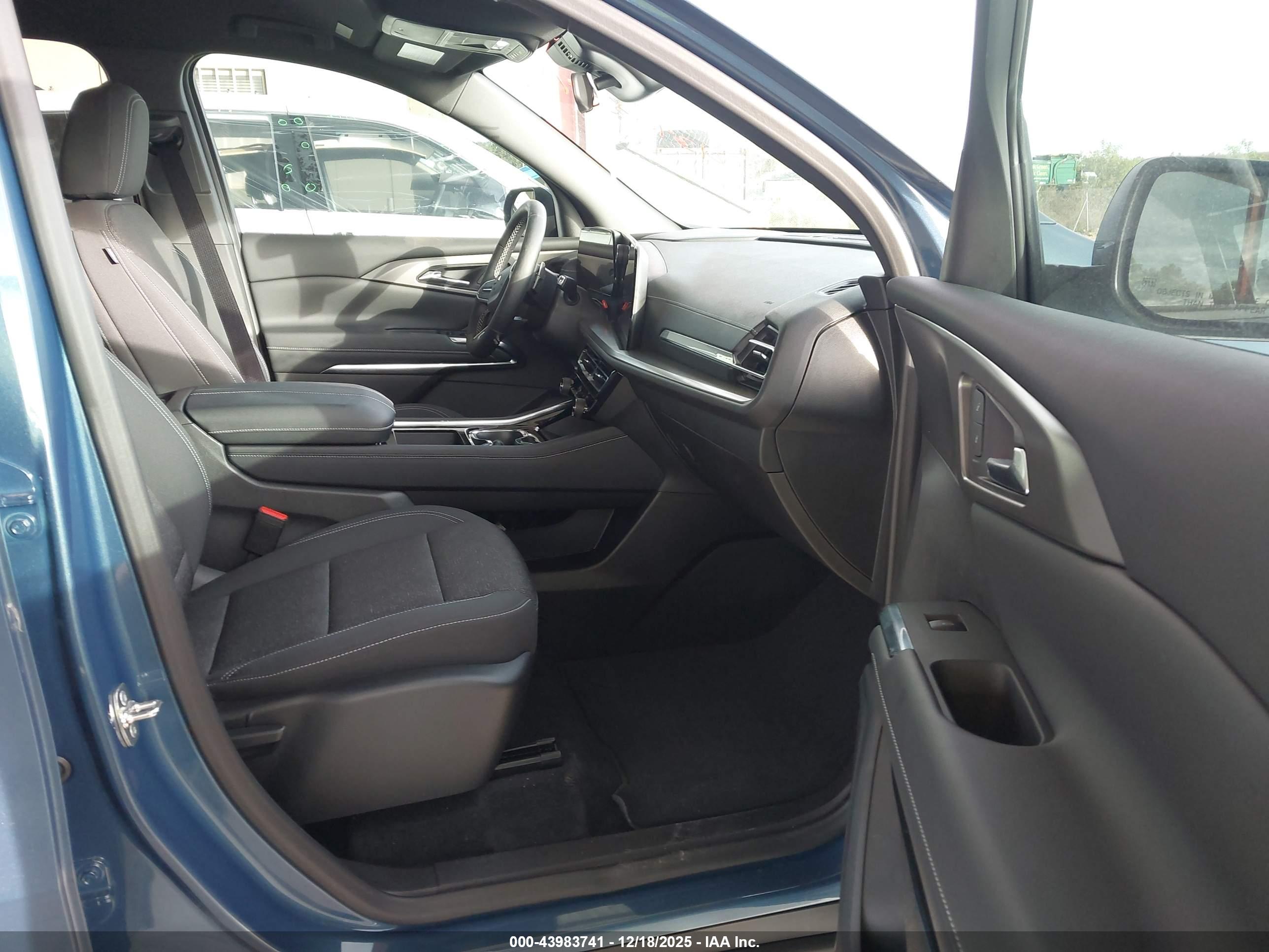 CHEVROLET TRAVERSE image 5