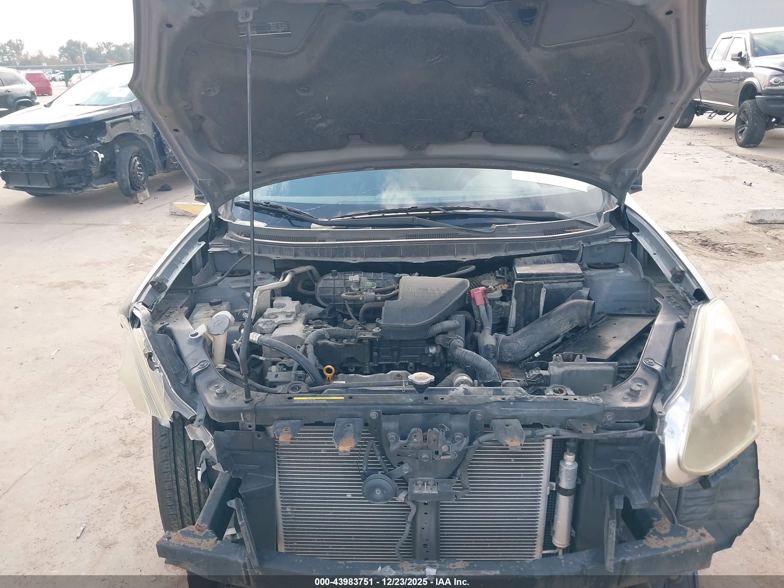 NISSAN ROGUE image 10