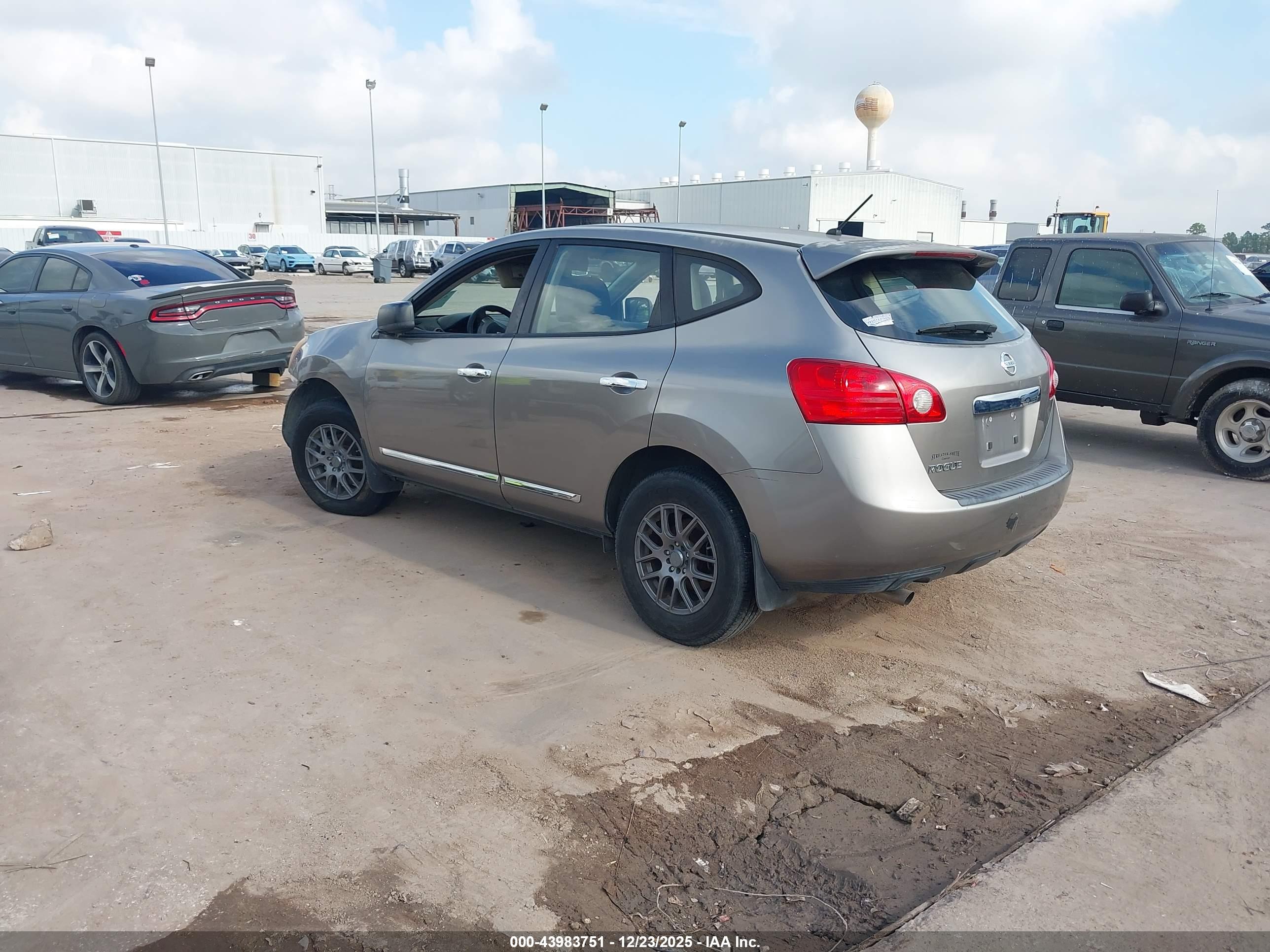 NISSAN ROGUE image 3