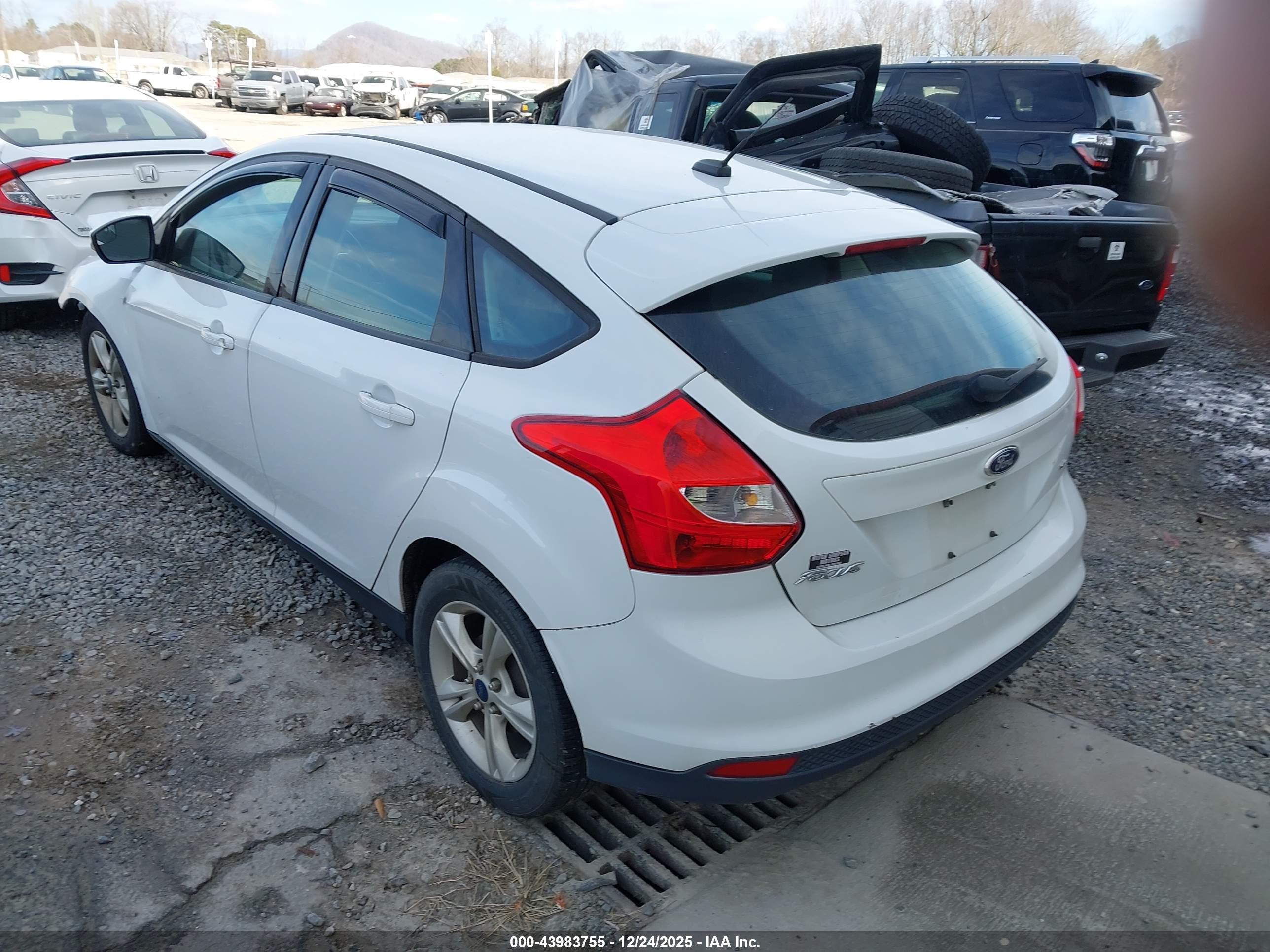 FORD FOCUS image 3