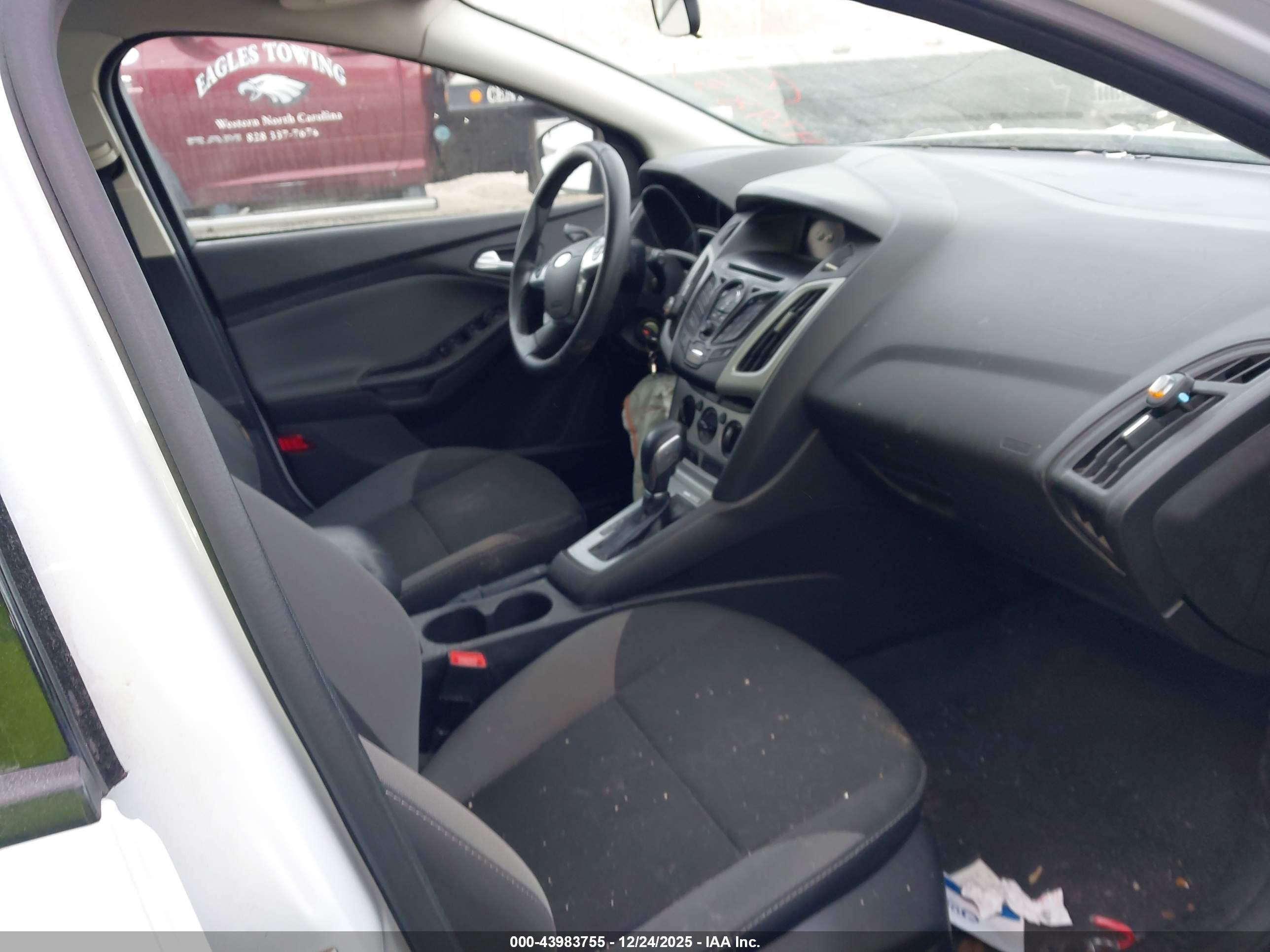 FORD FOCUS image 5