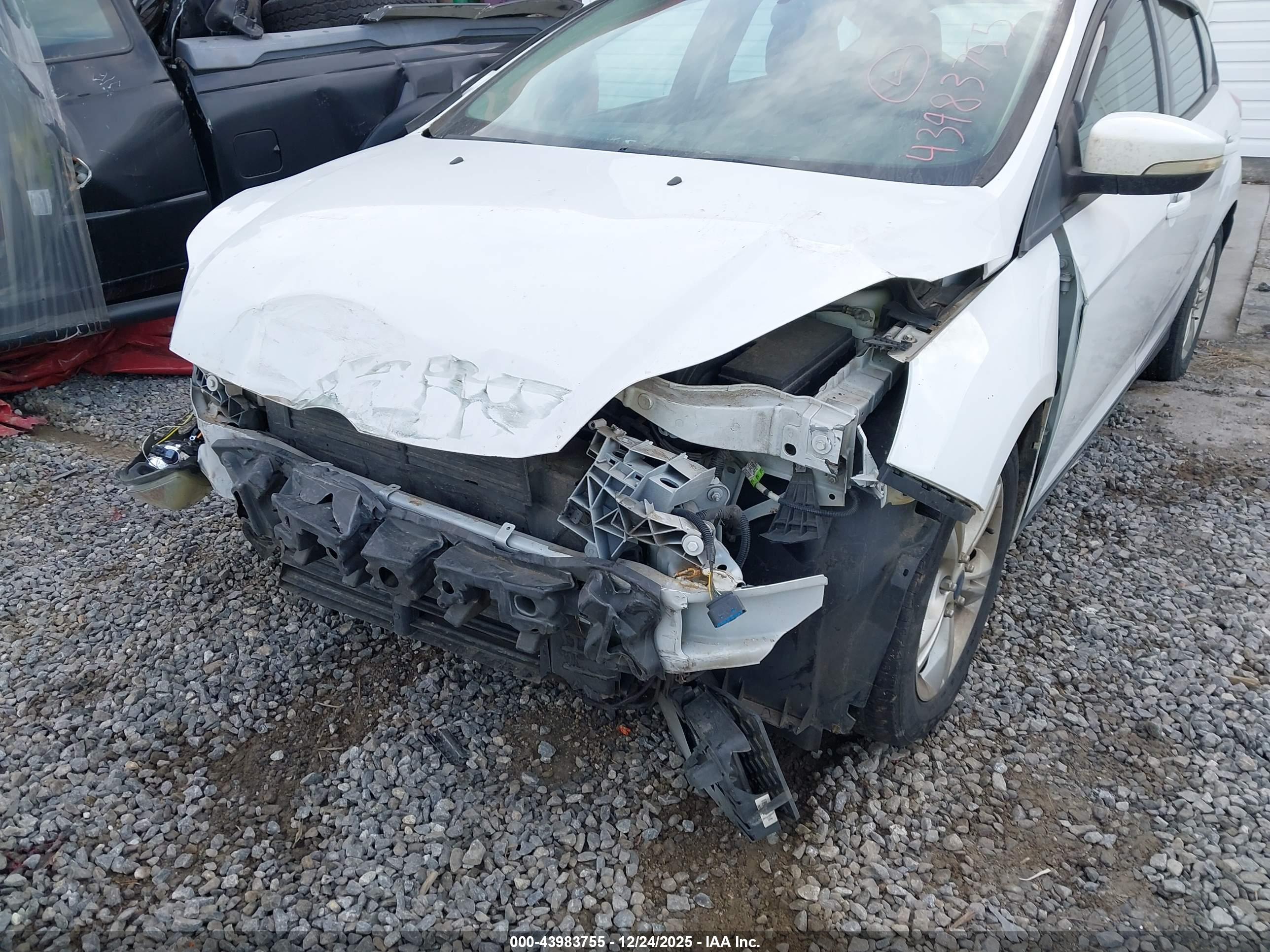 FORD FOCUS image 6
