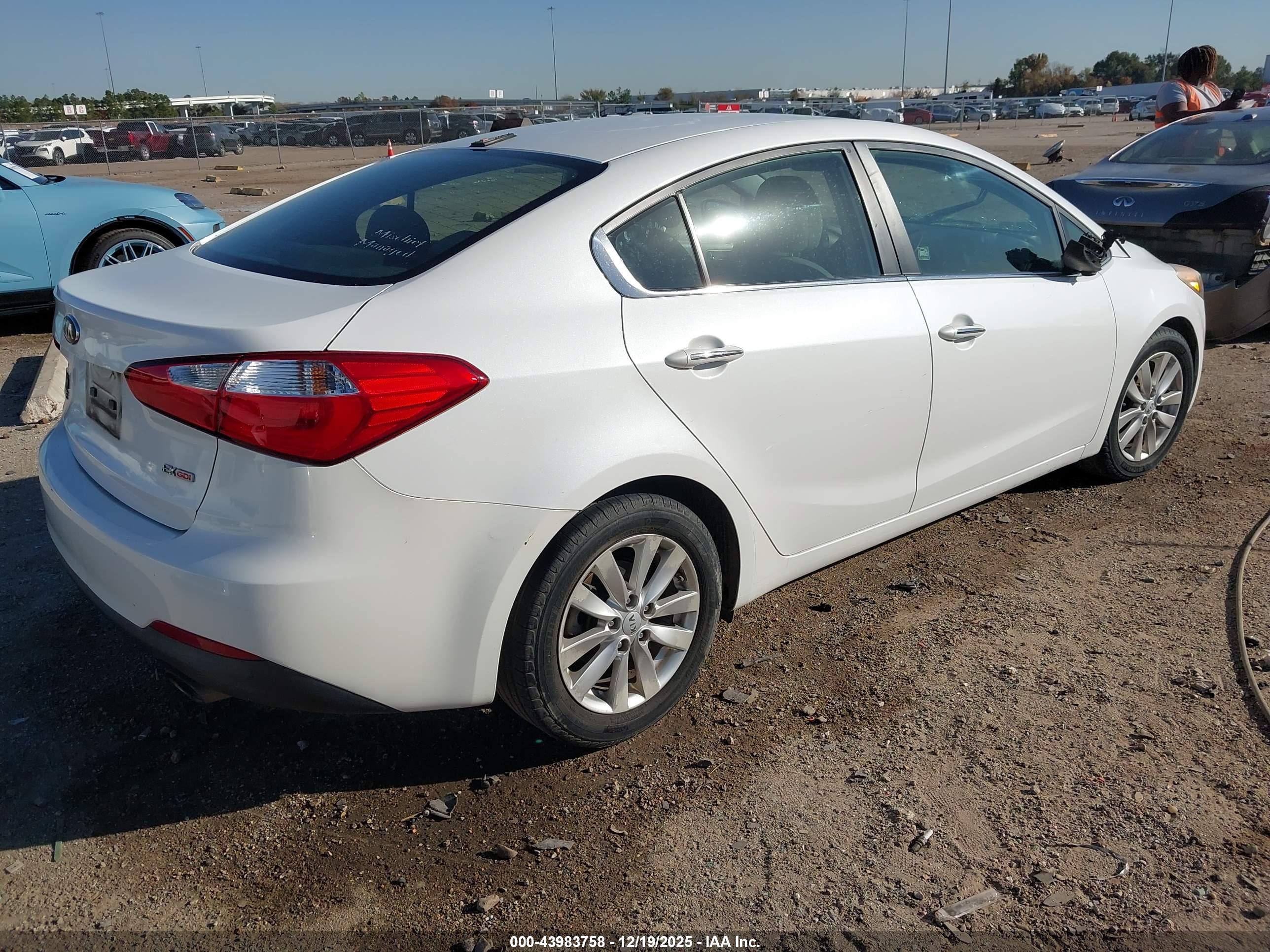 KIA FORTE image 4