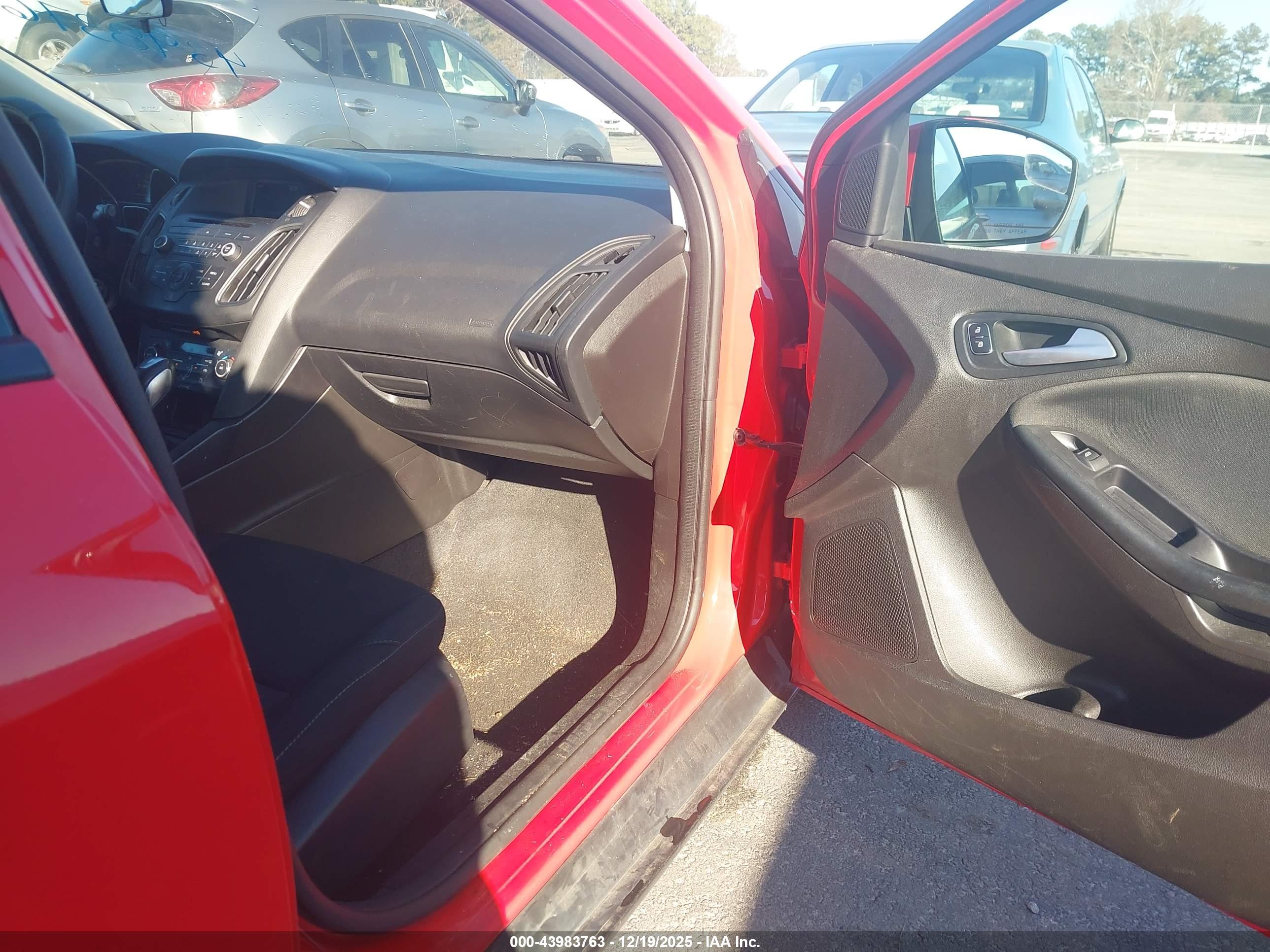 FORD FOCUS image 5