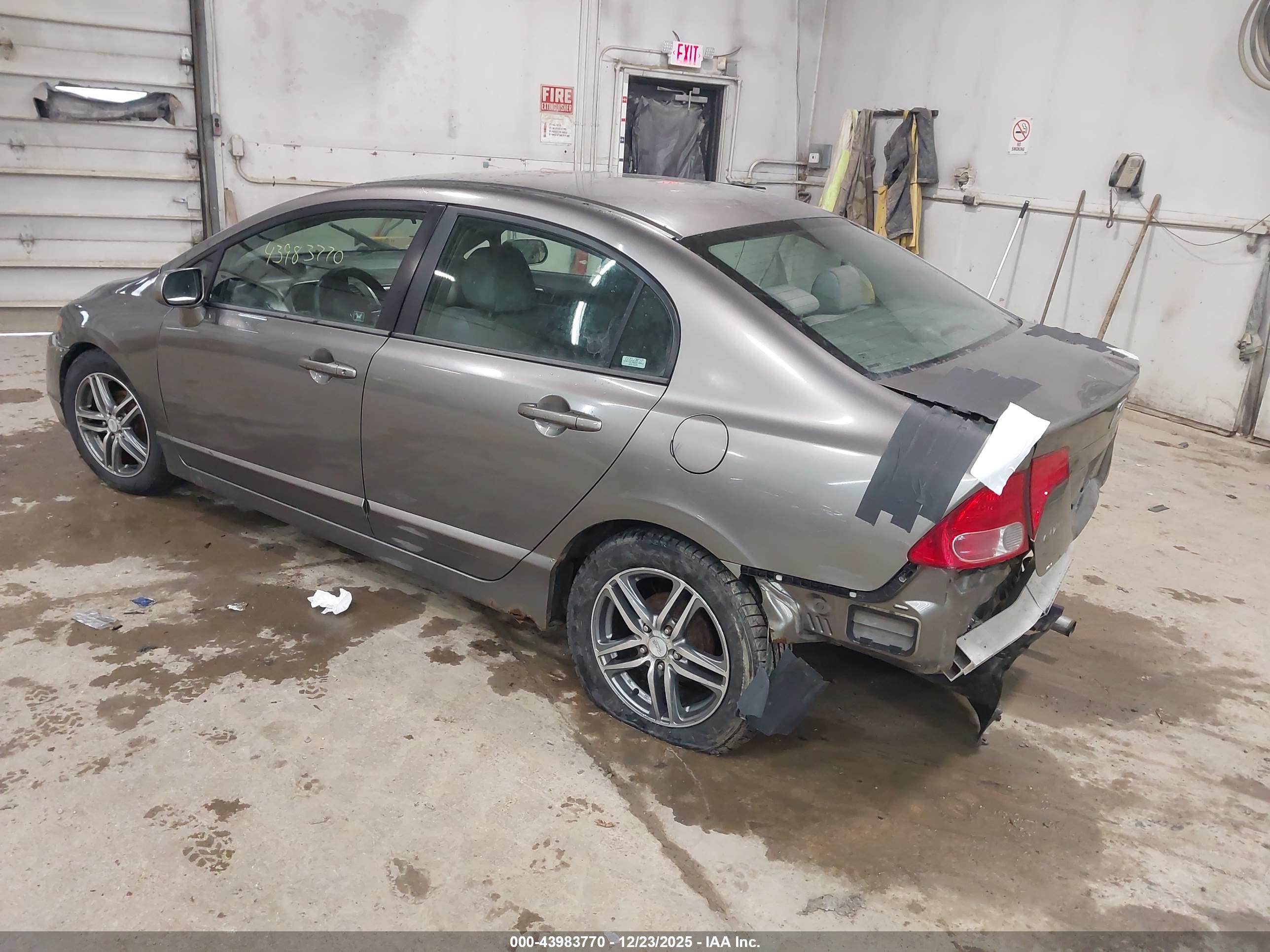 HONDA CIVIC image 3