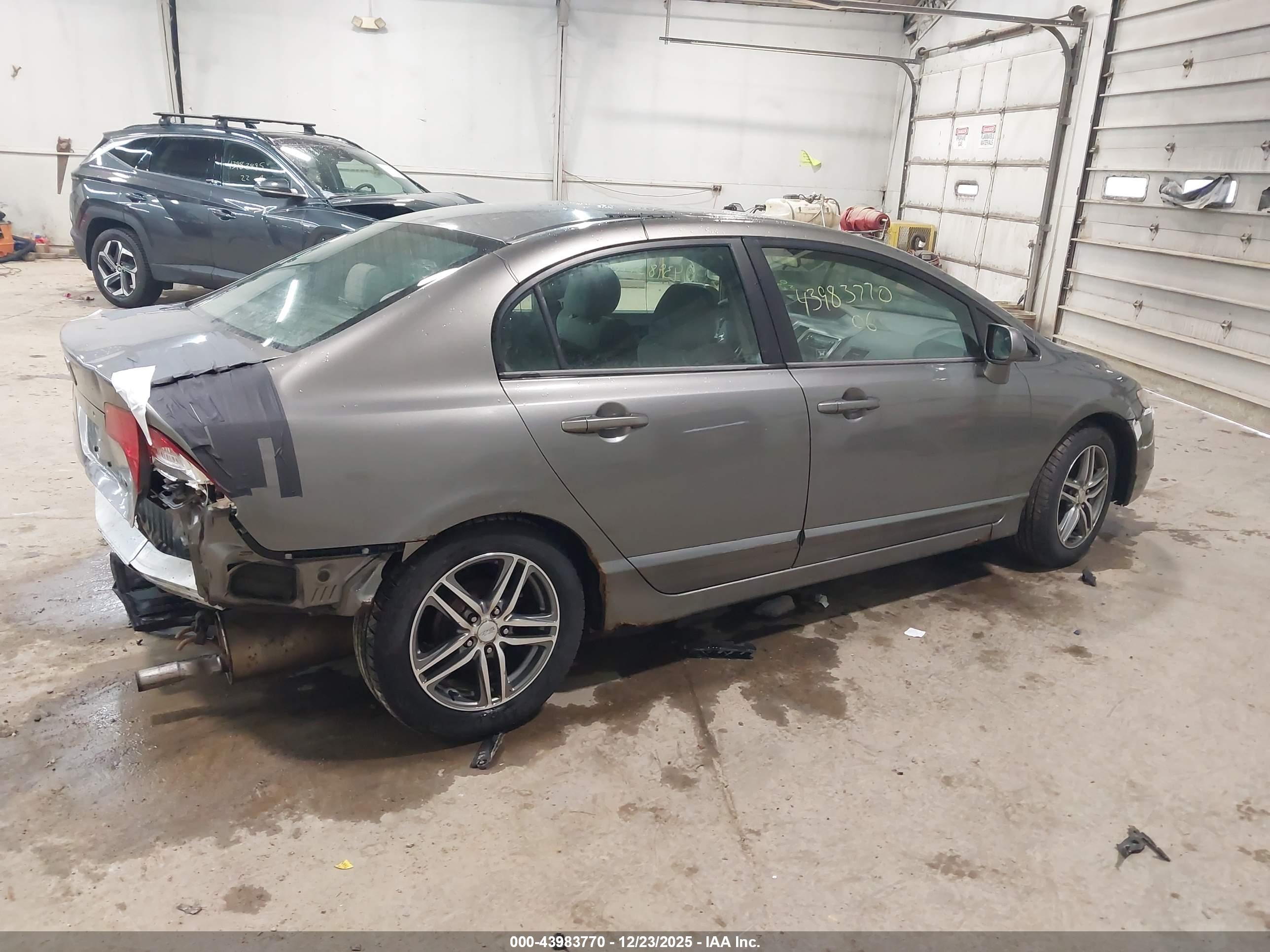 HONDA CIVIC image 4
