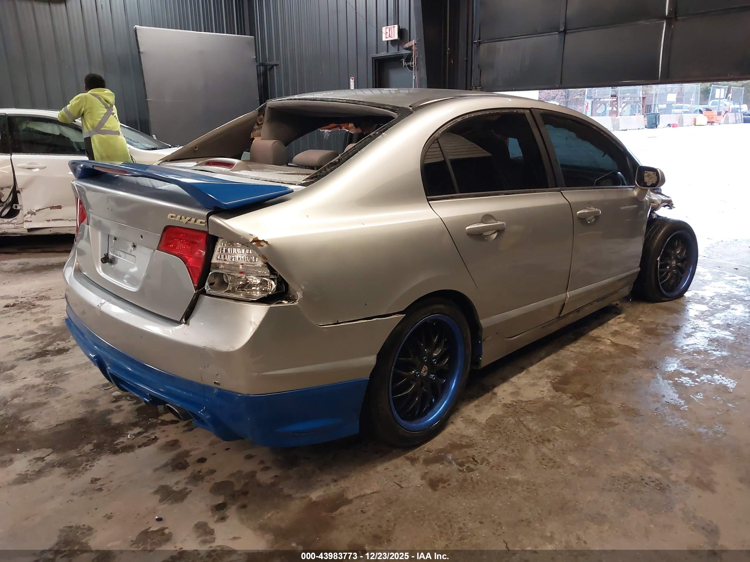 HONDA CIVIC image 4