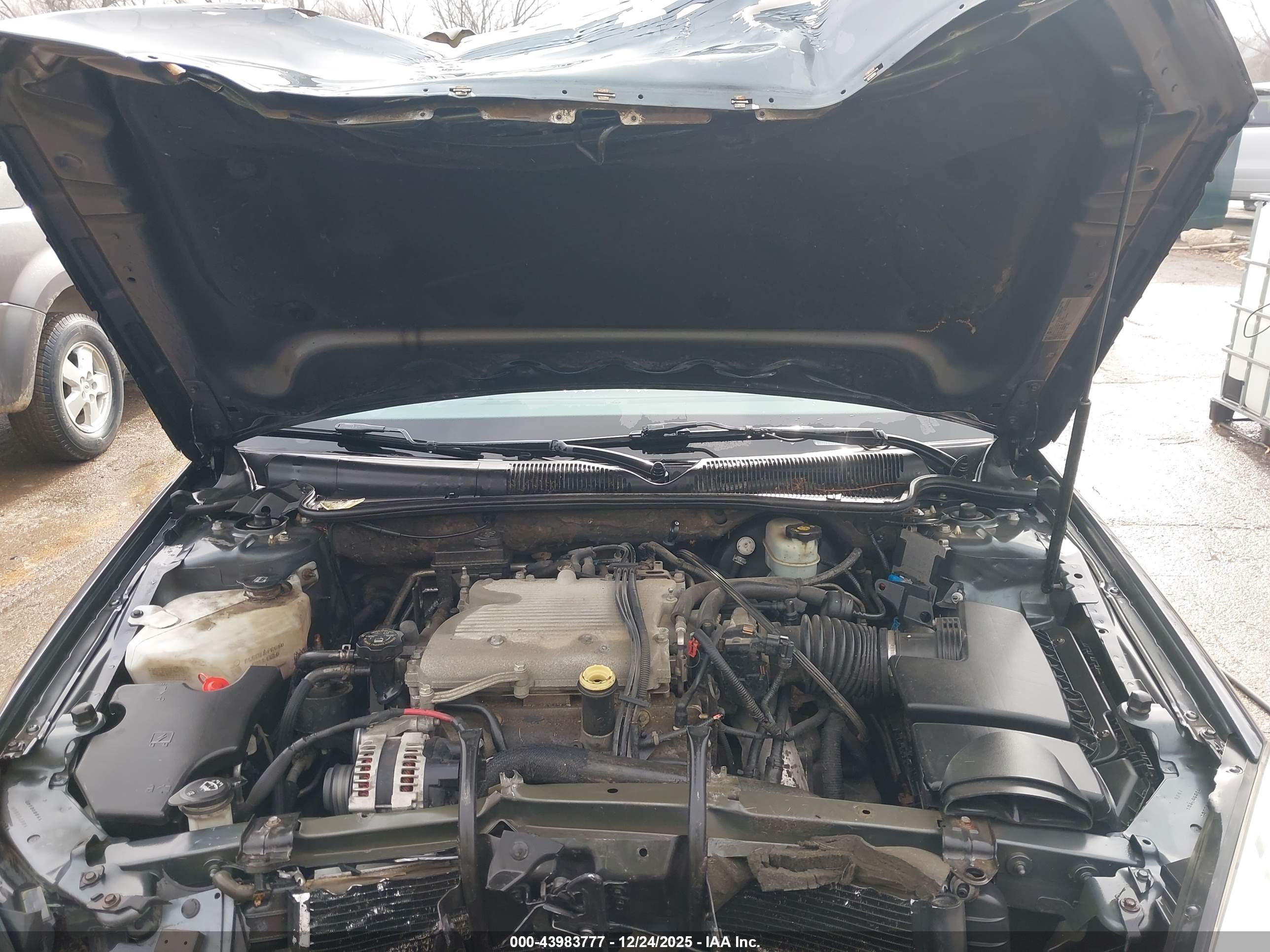 BUICK LUCERNE image 10