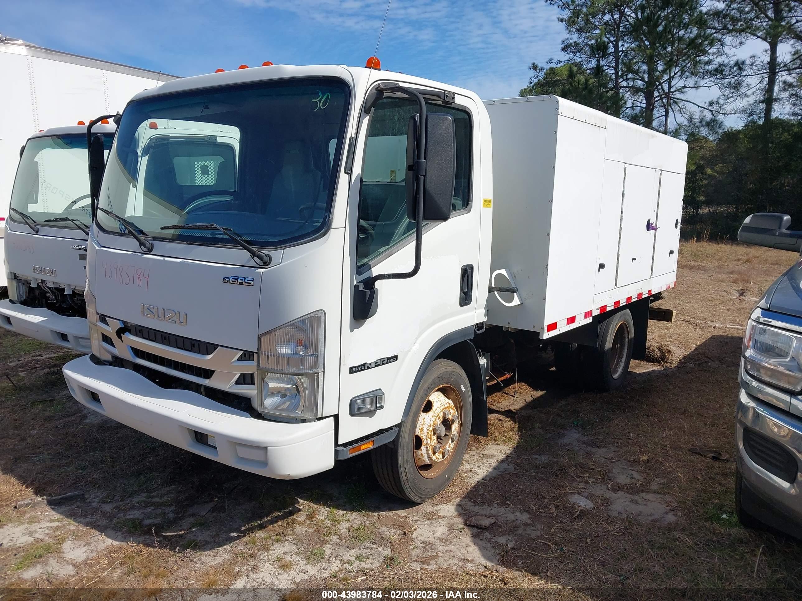ISUZU NPR image 2
