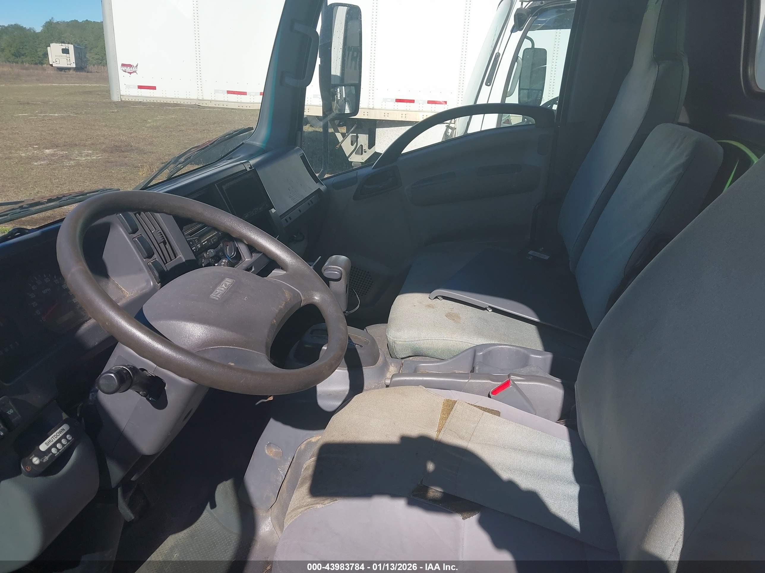 ISUZU NPR image 8