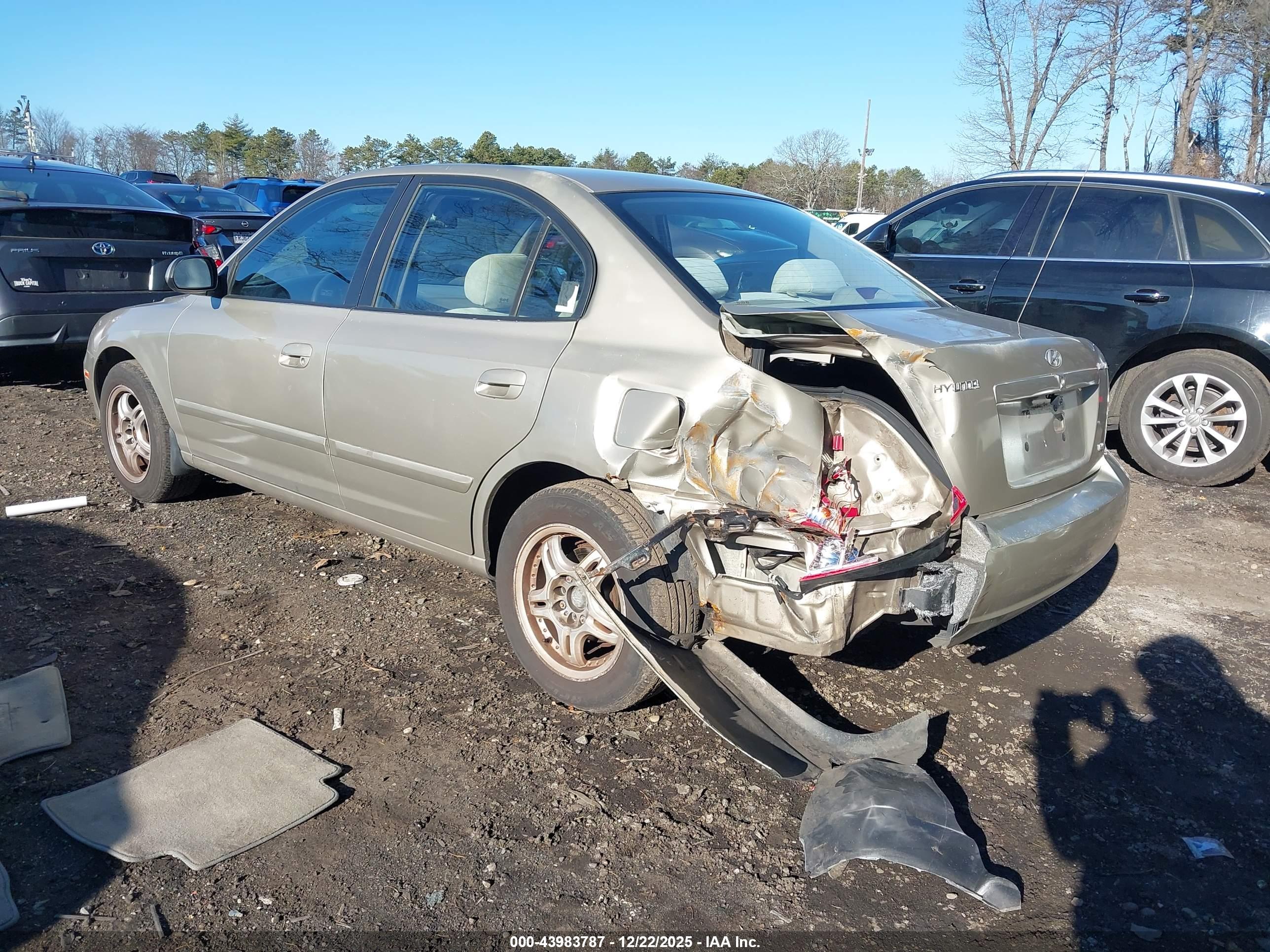 HYUNDAI ELANTRA image 3