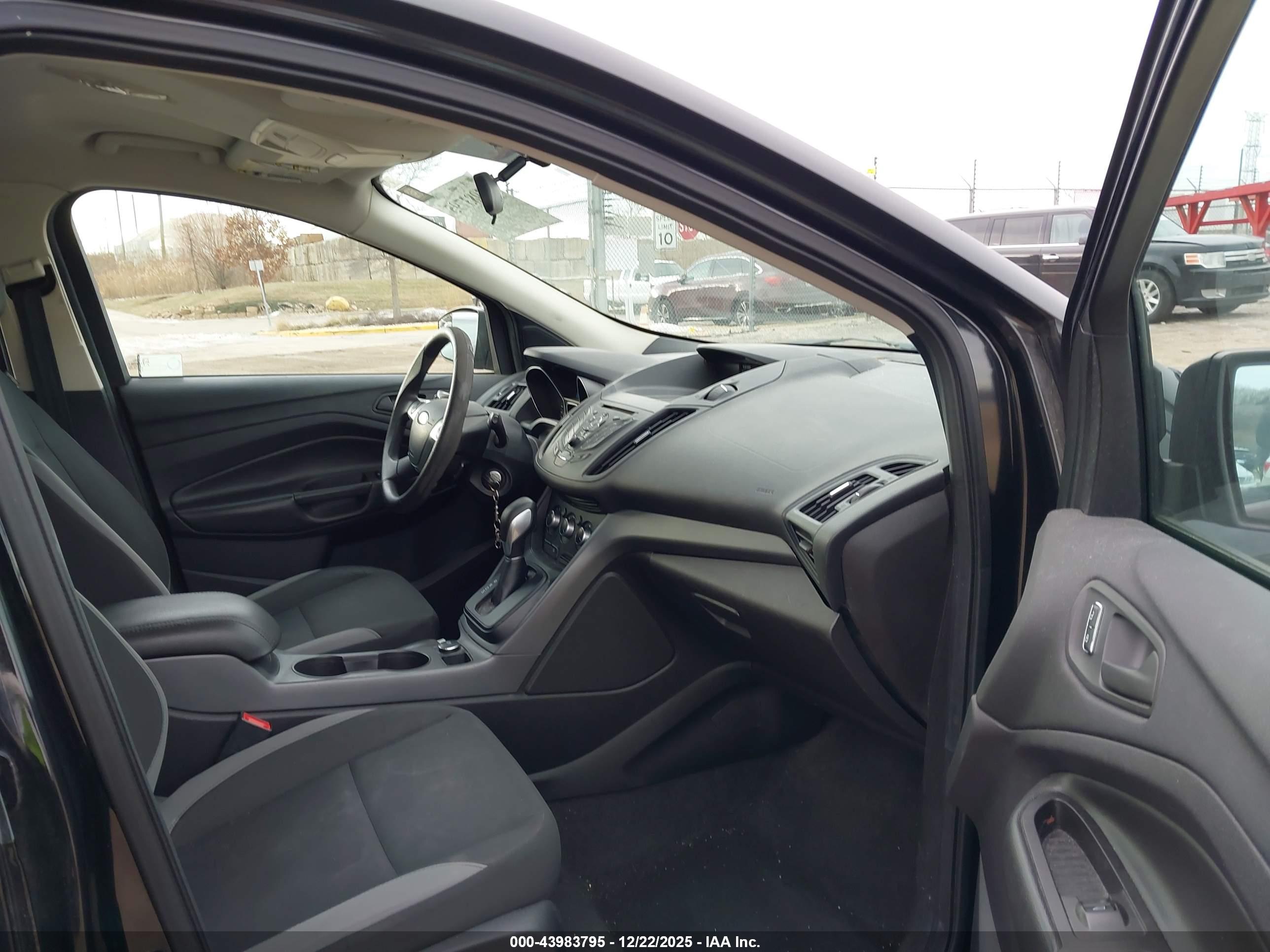 FORD ESCAPE image 5