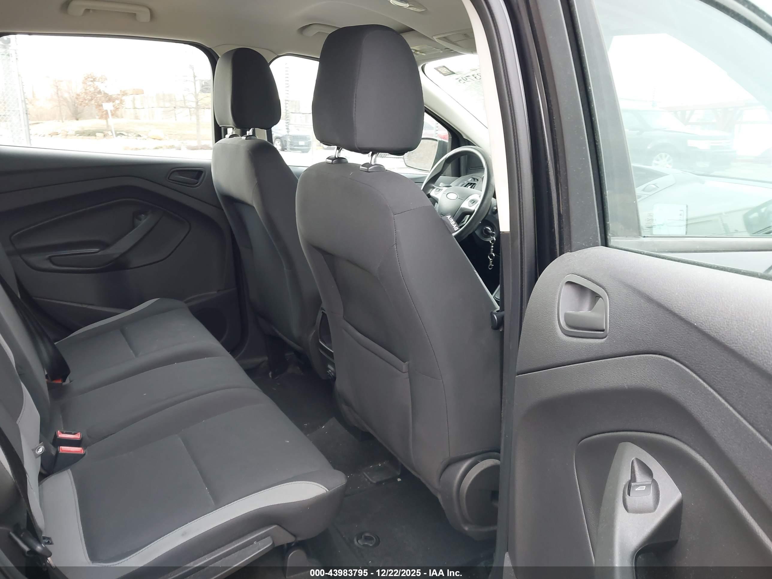 FORD ESCAPE image 8