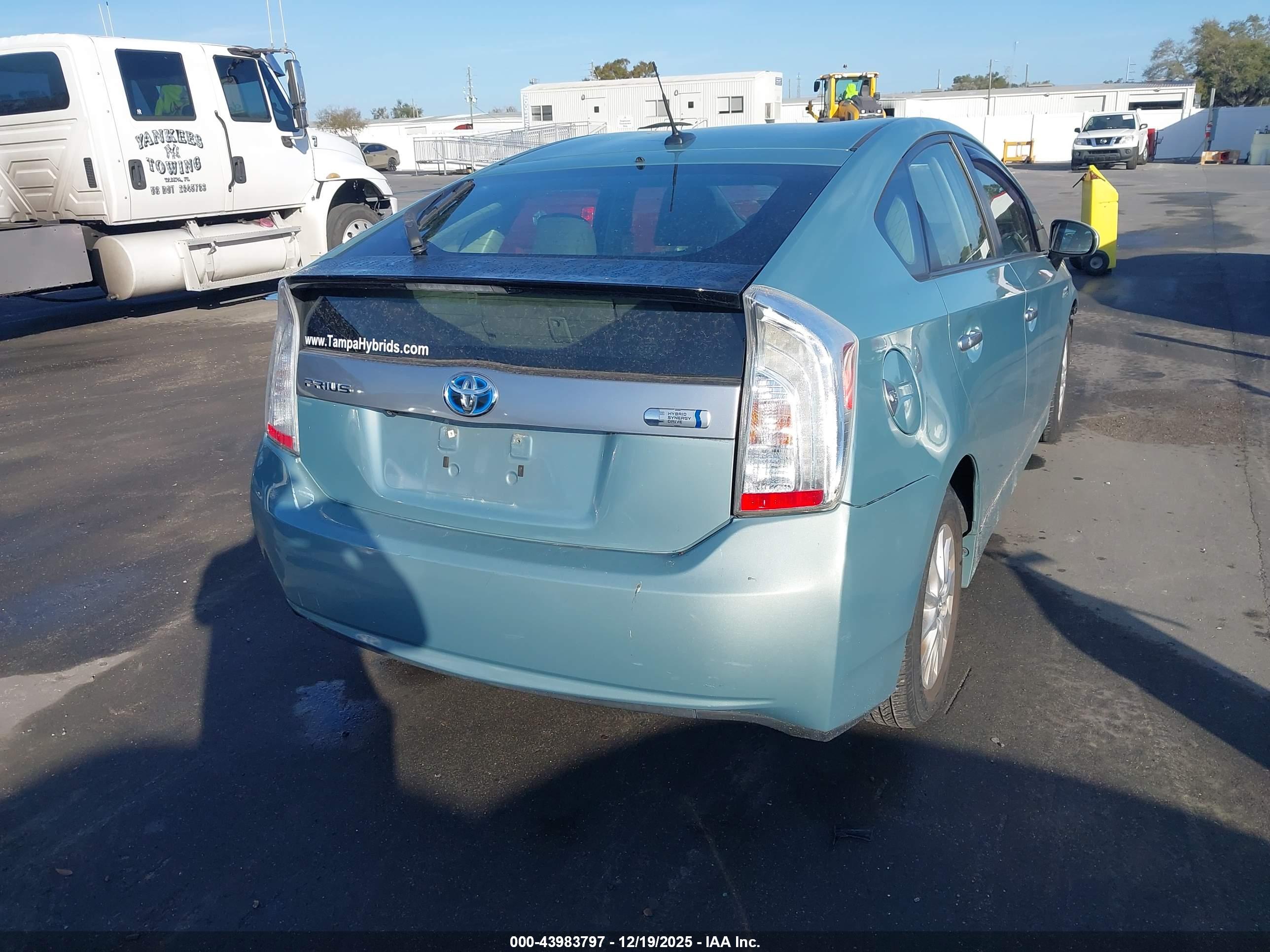TOYOTA PRIUS image 4
