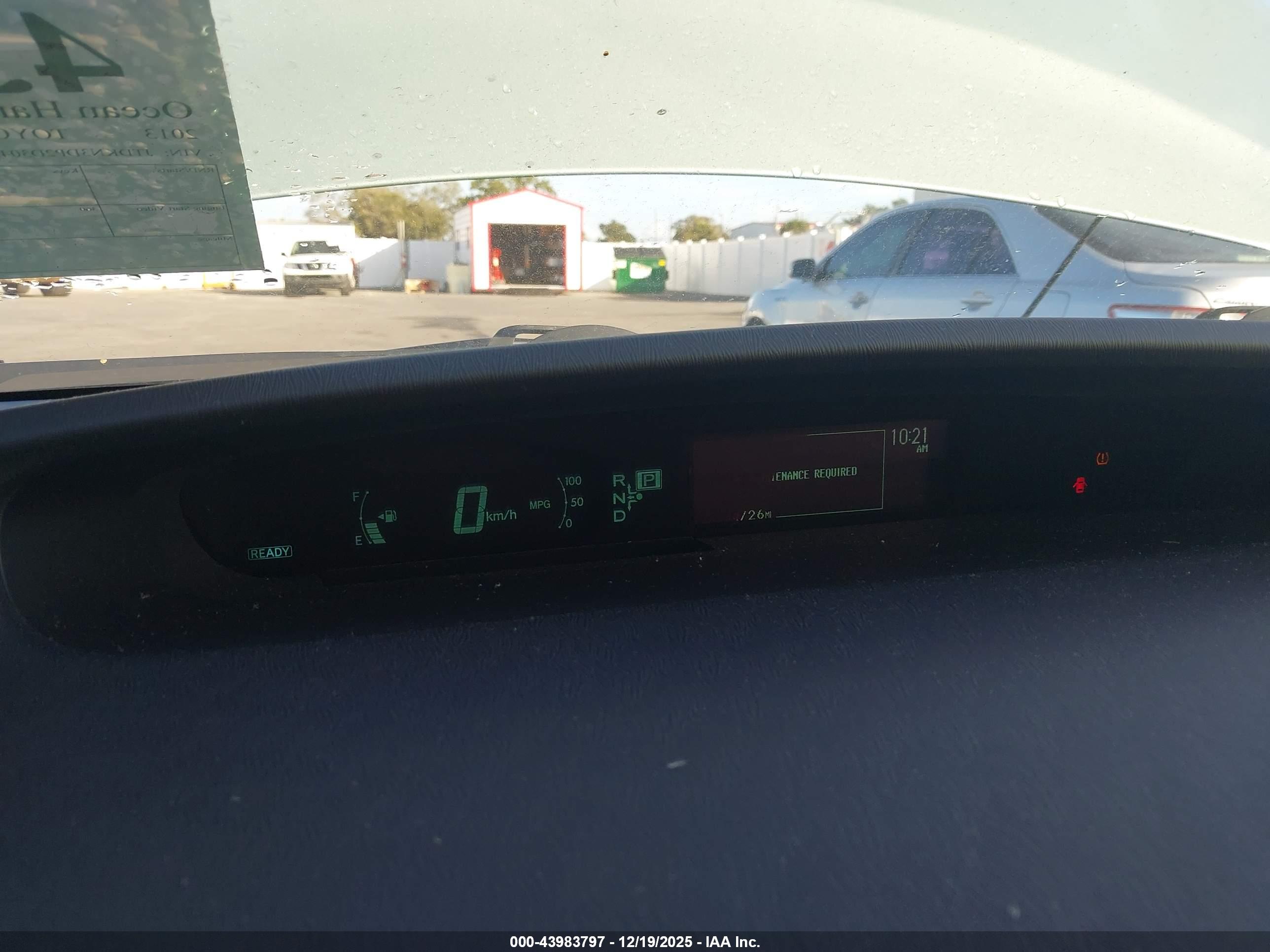 TOYOTA PRIUS image 7