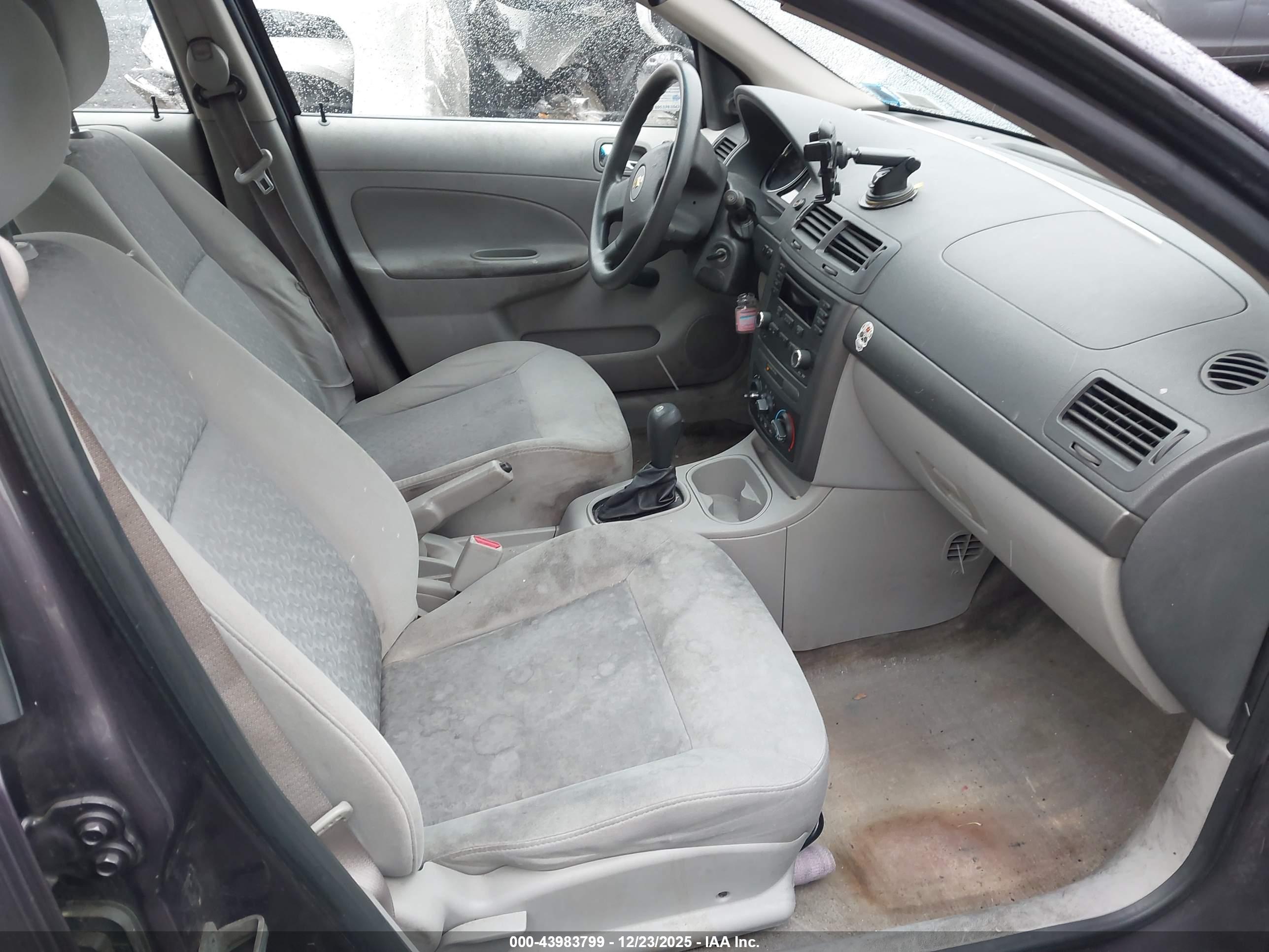 CHEVROLET COBALT image 5