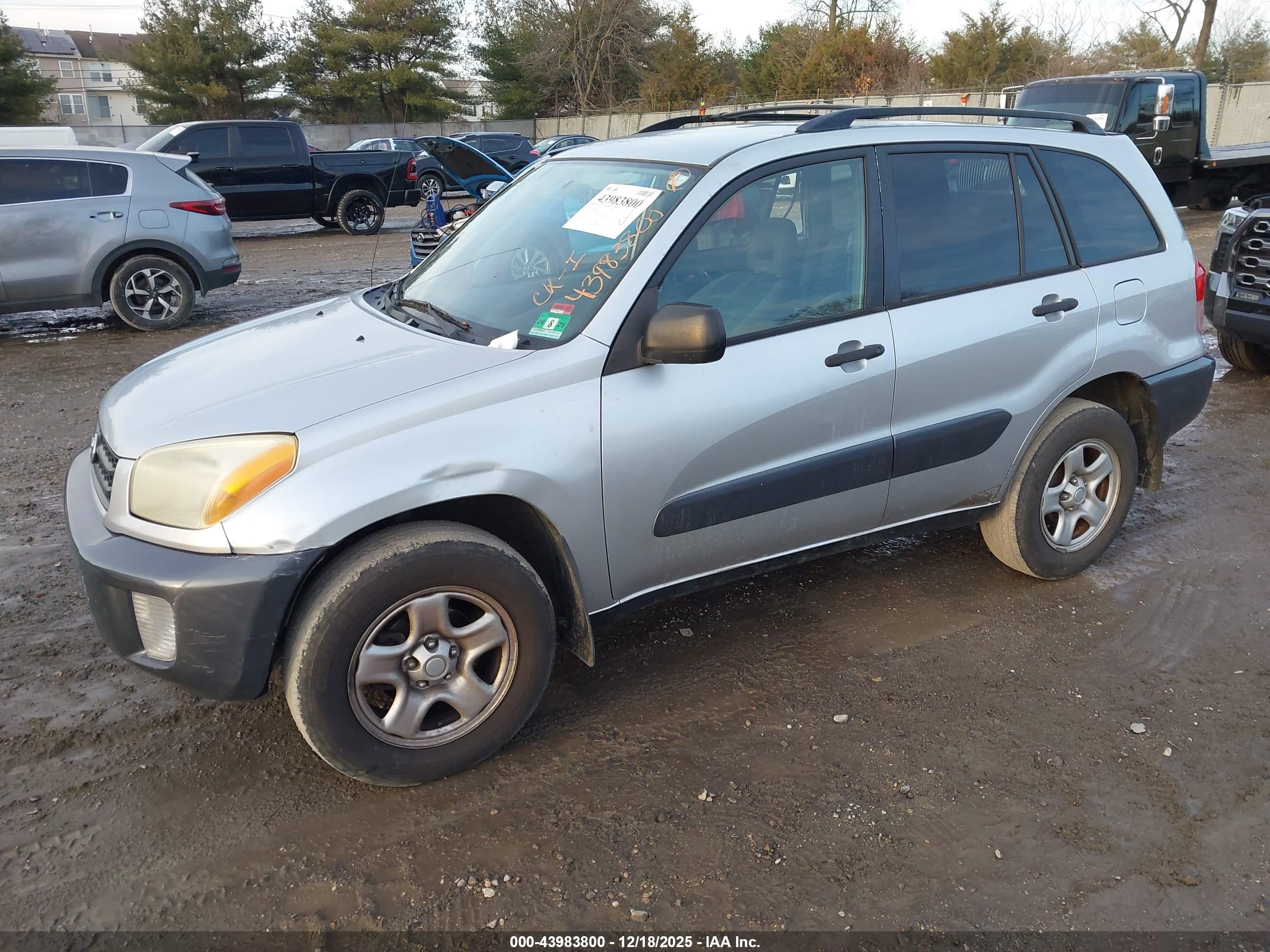 TOYOTA RAV4 image 2