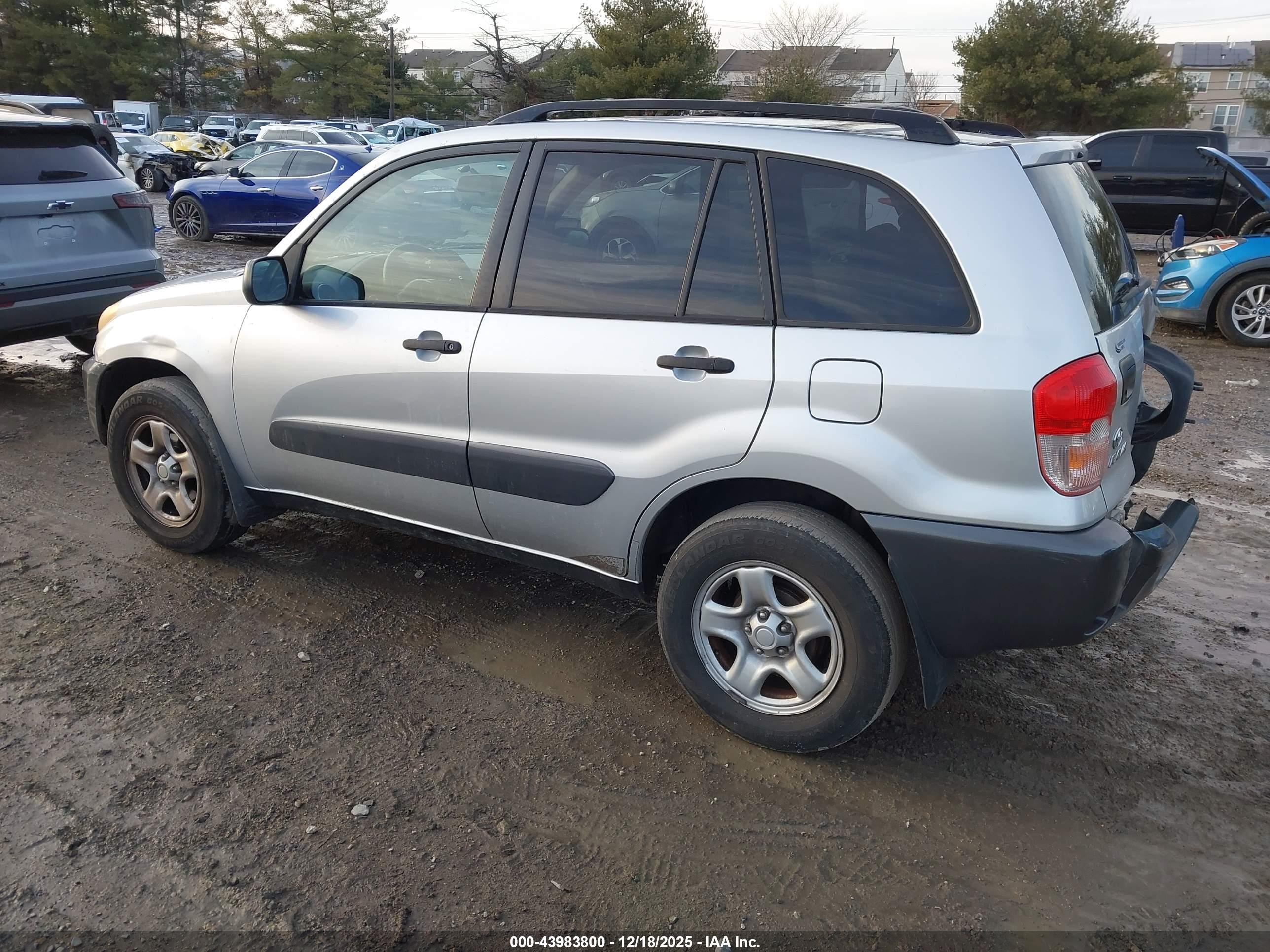 TOYOTA RAV4 image 3
