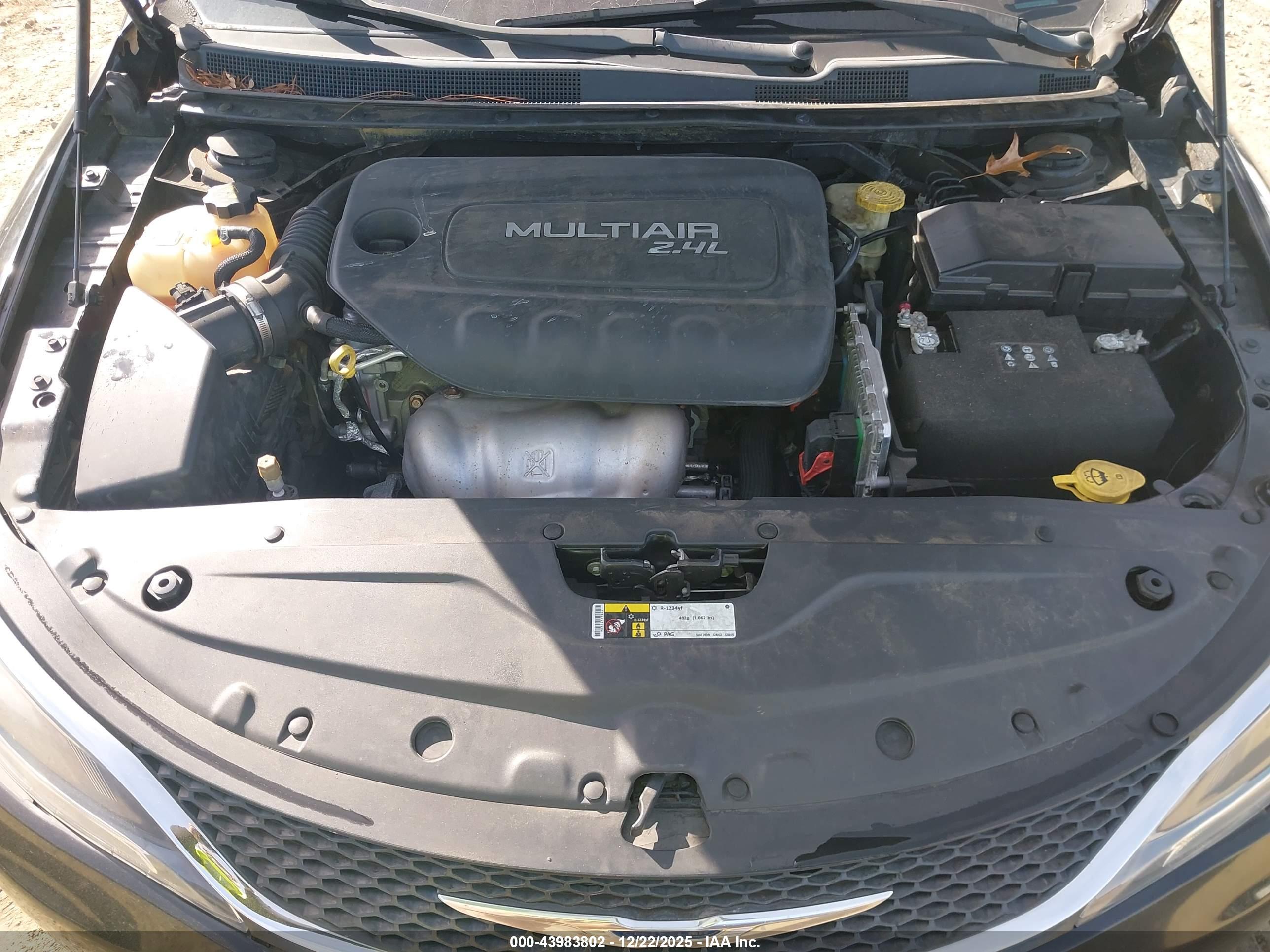 CHRYSLER 200 image 10