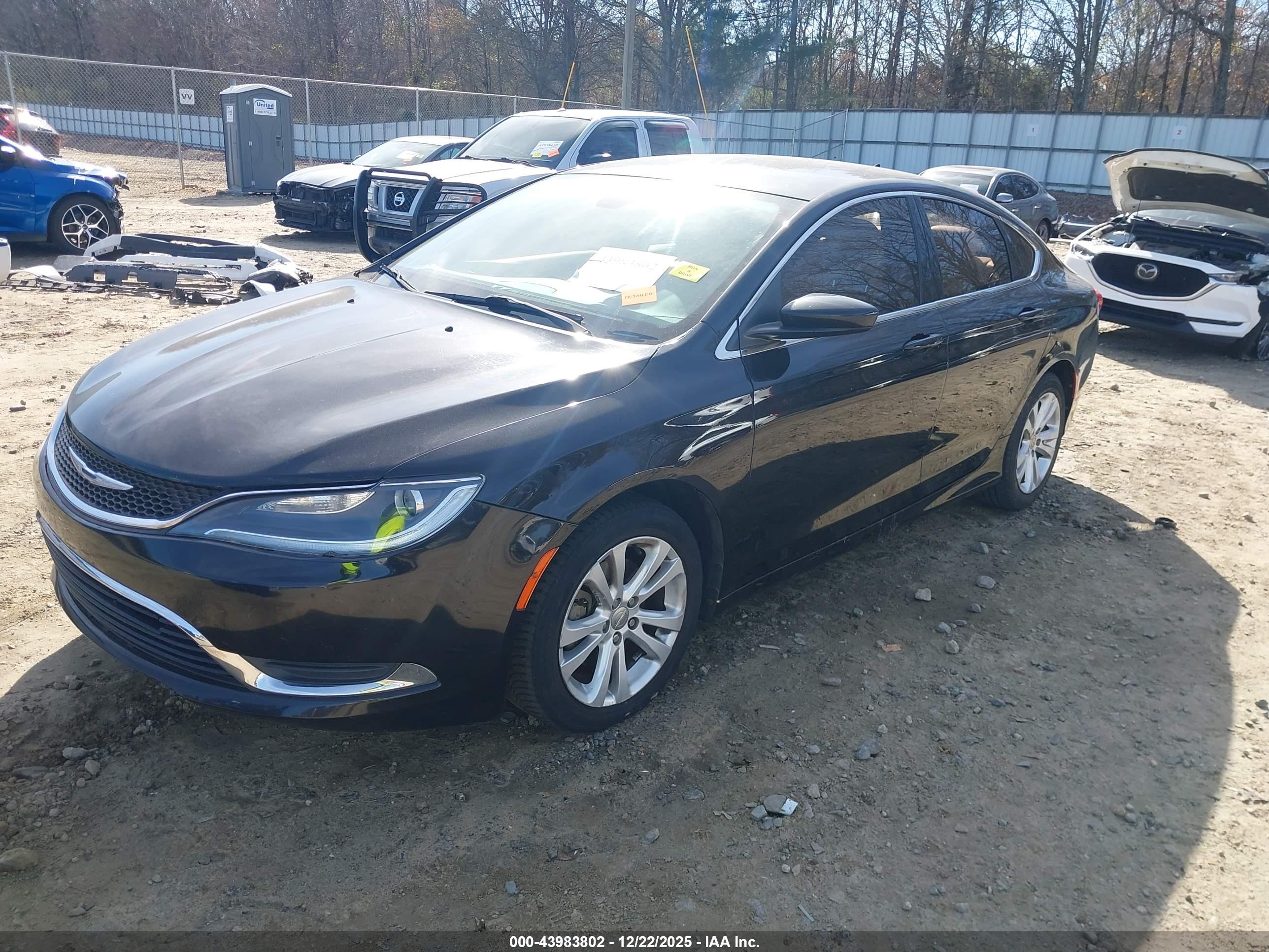 CHRYSLER 200 image 2