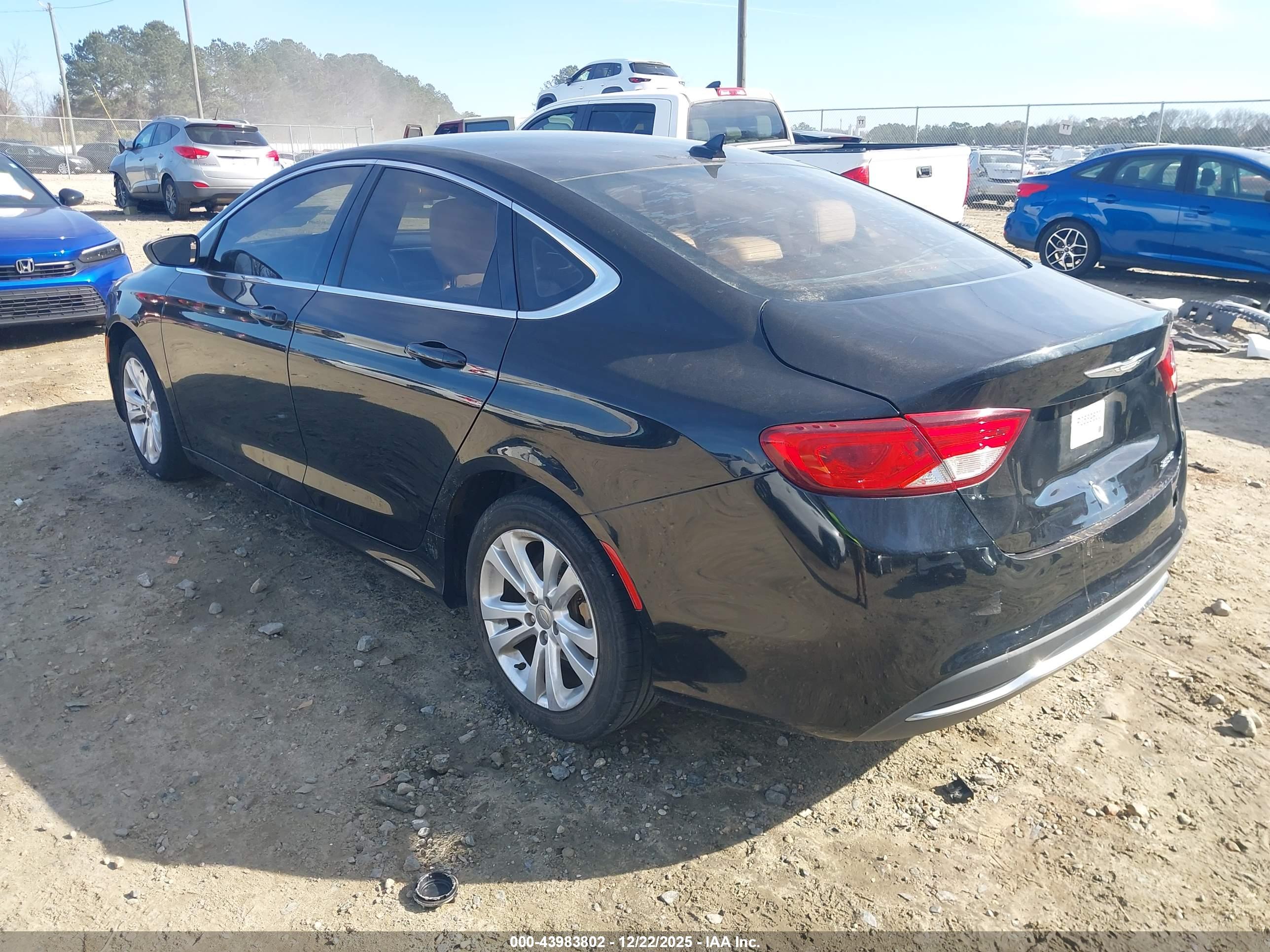 CHRYSLER 200 image 3