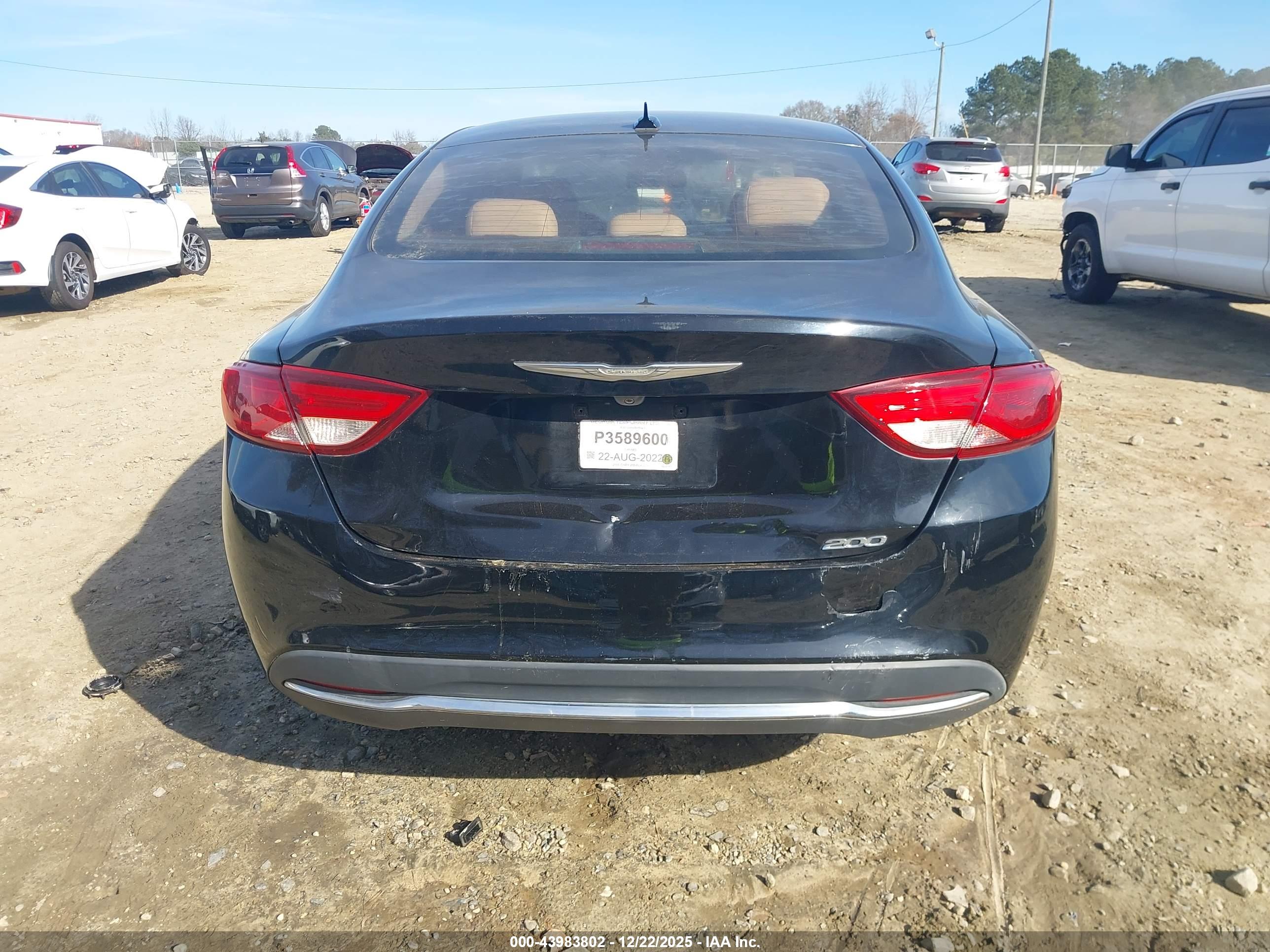 CHRYSLER 200 image 6