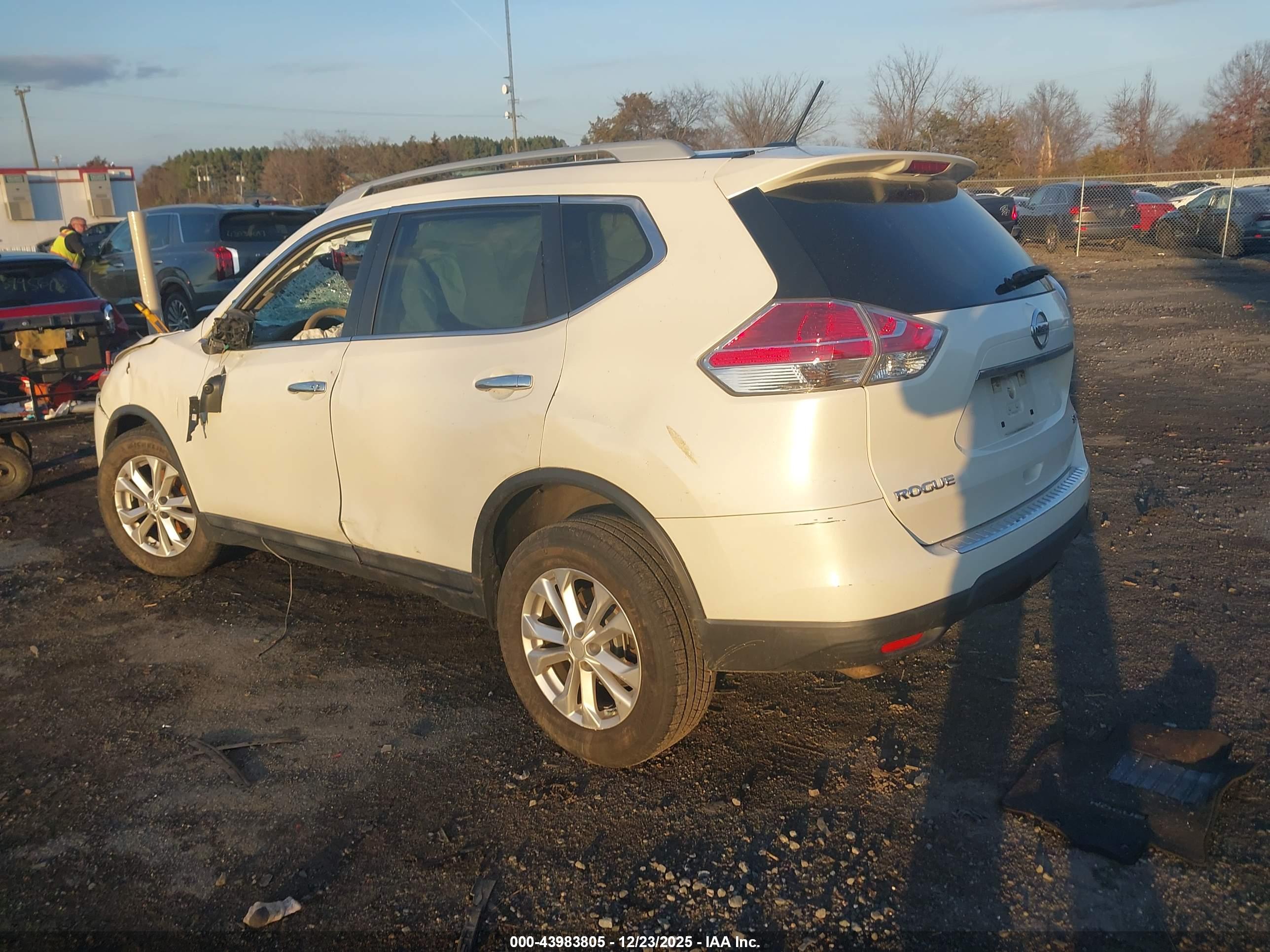 NISSAN ROGUE image 3