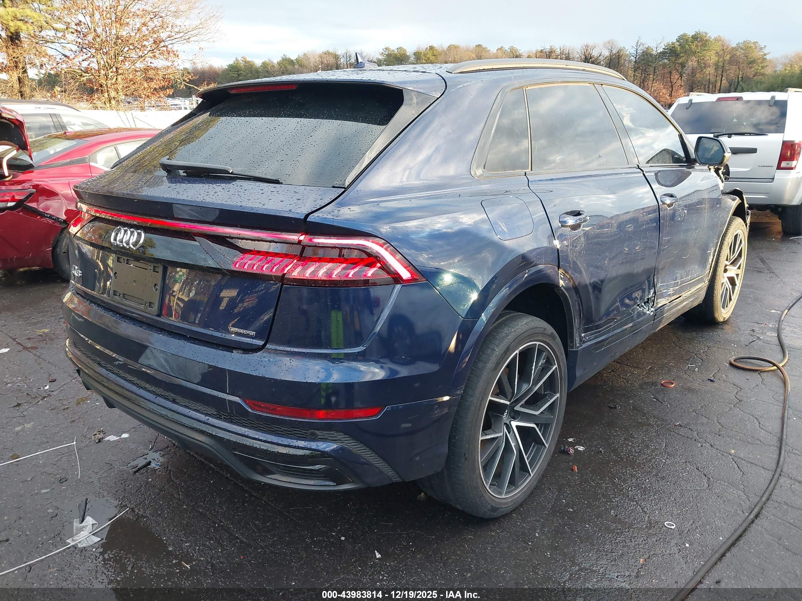 AUDI Q8 image 4