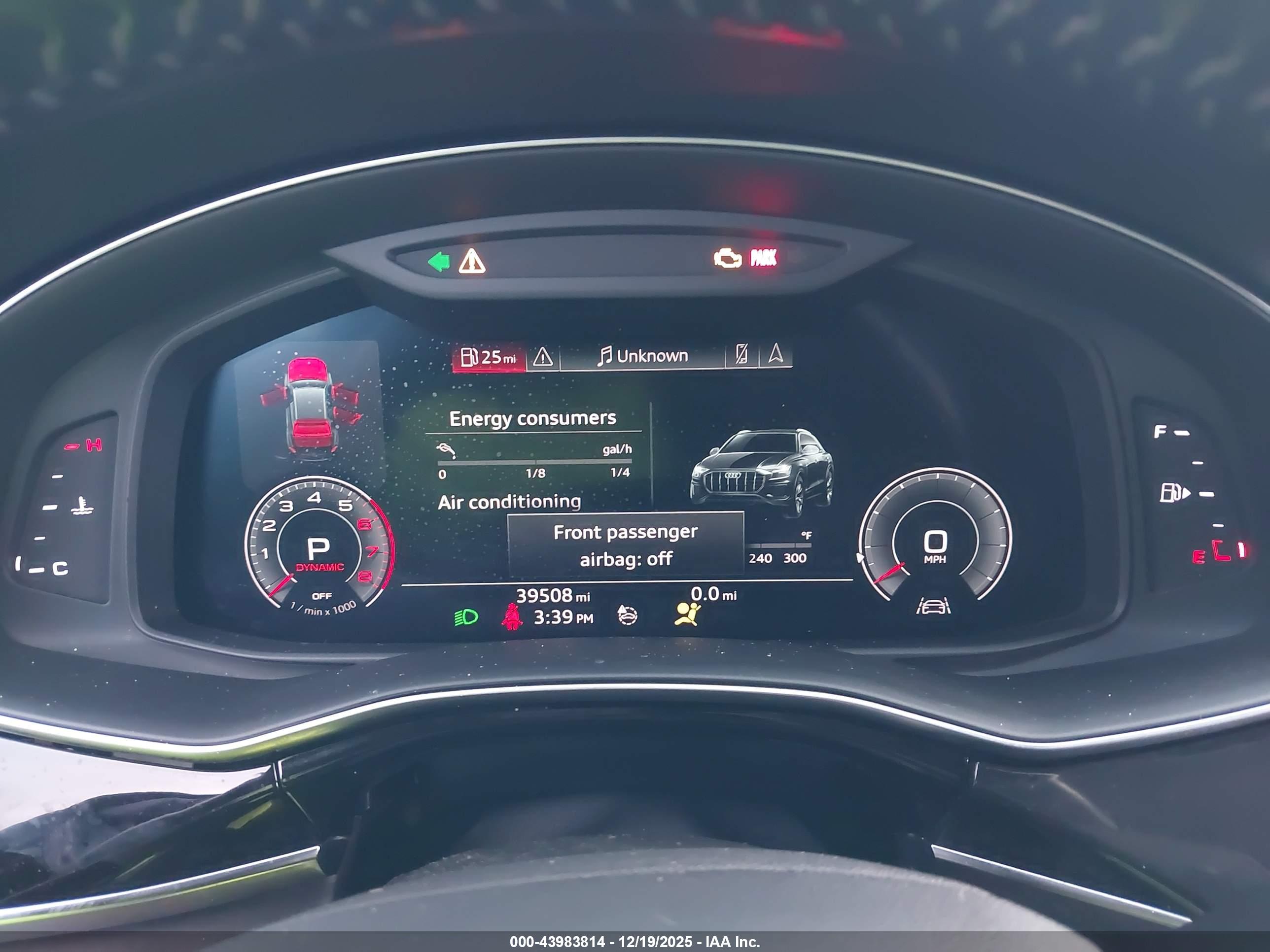 AUDI Q8 image 7