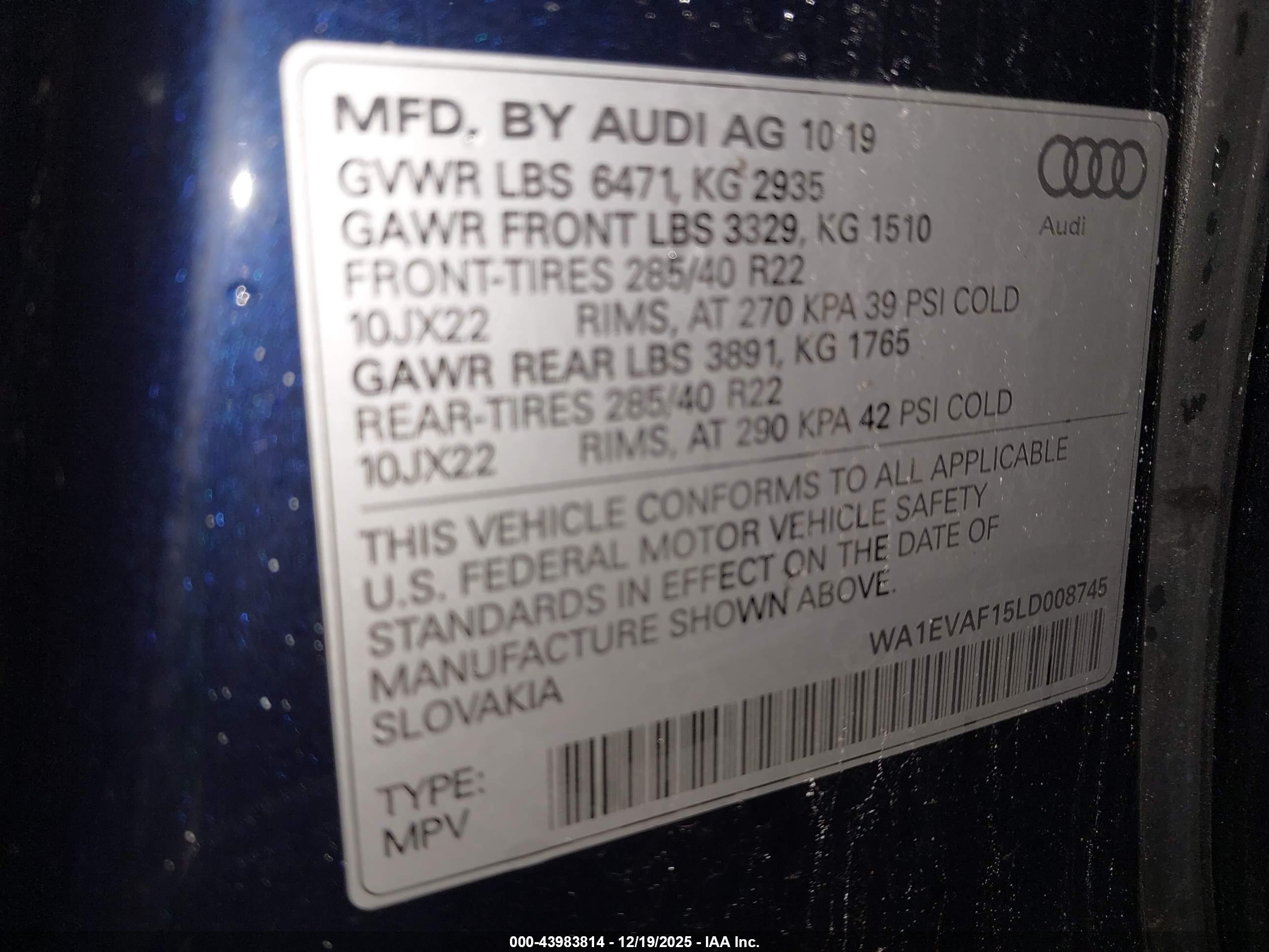 AUDI Q8 image 9