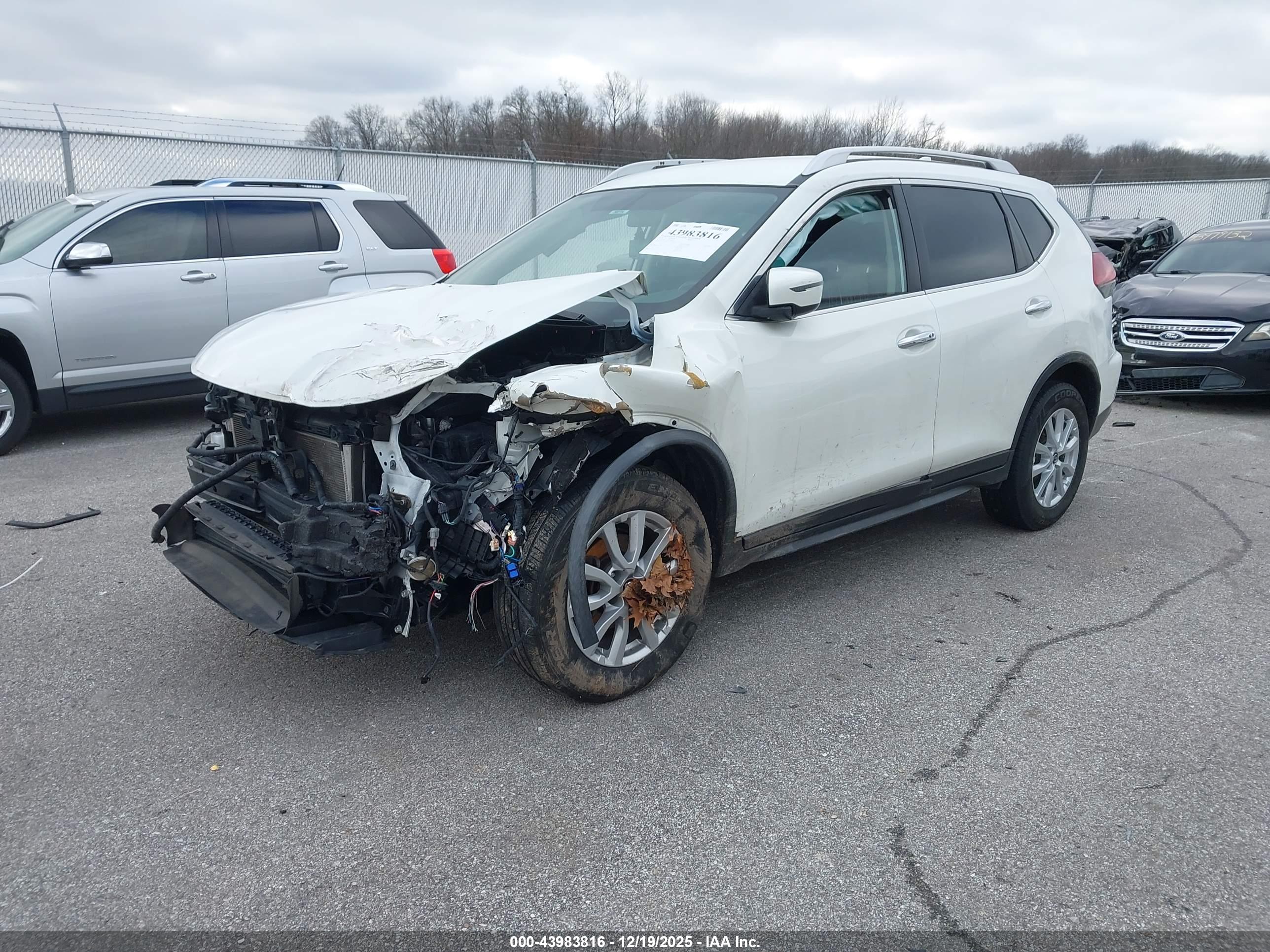 NISSAN ROGUE image 2