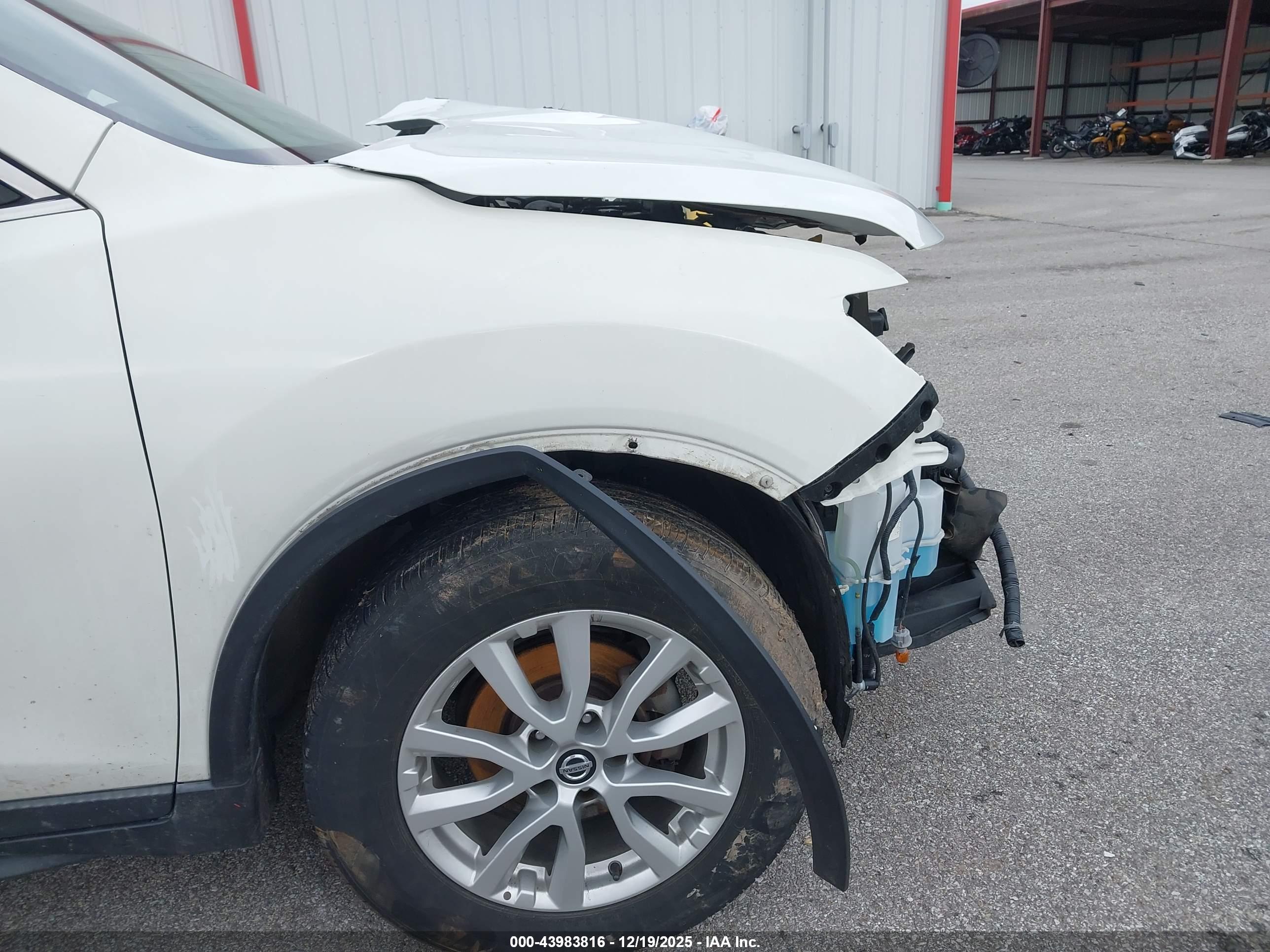NISSAN ROGUE image 6