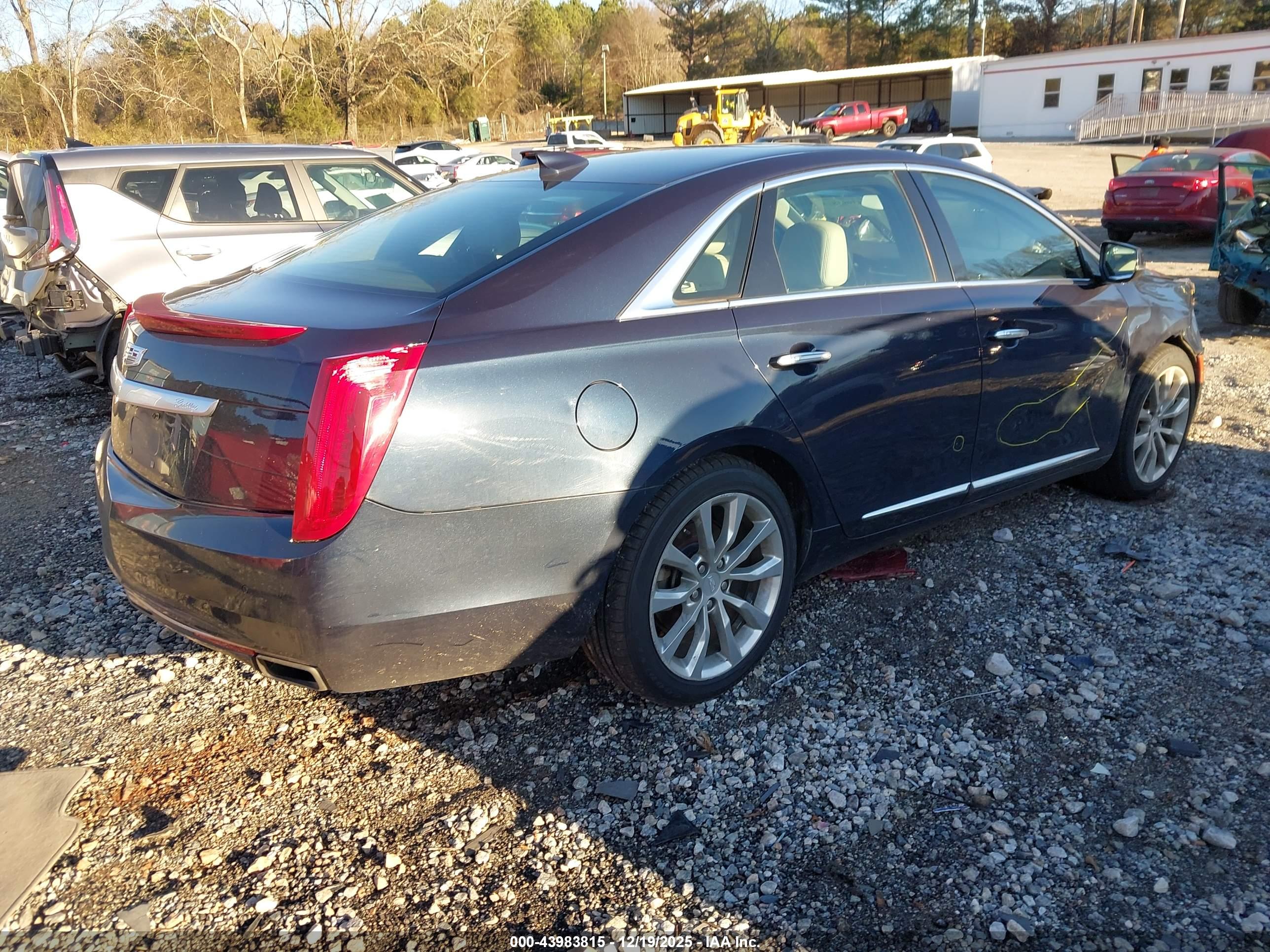 CADILLAC XTS image 4