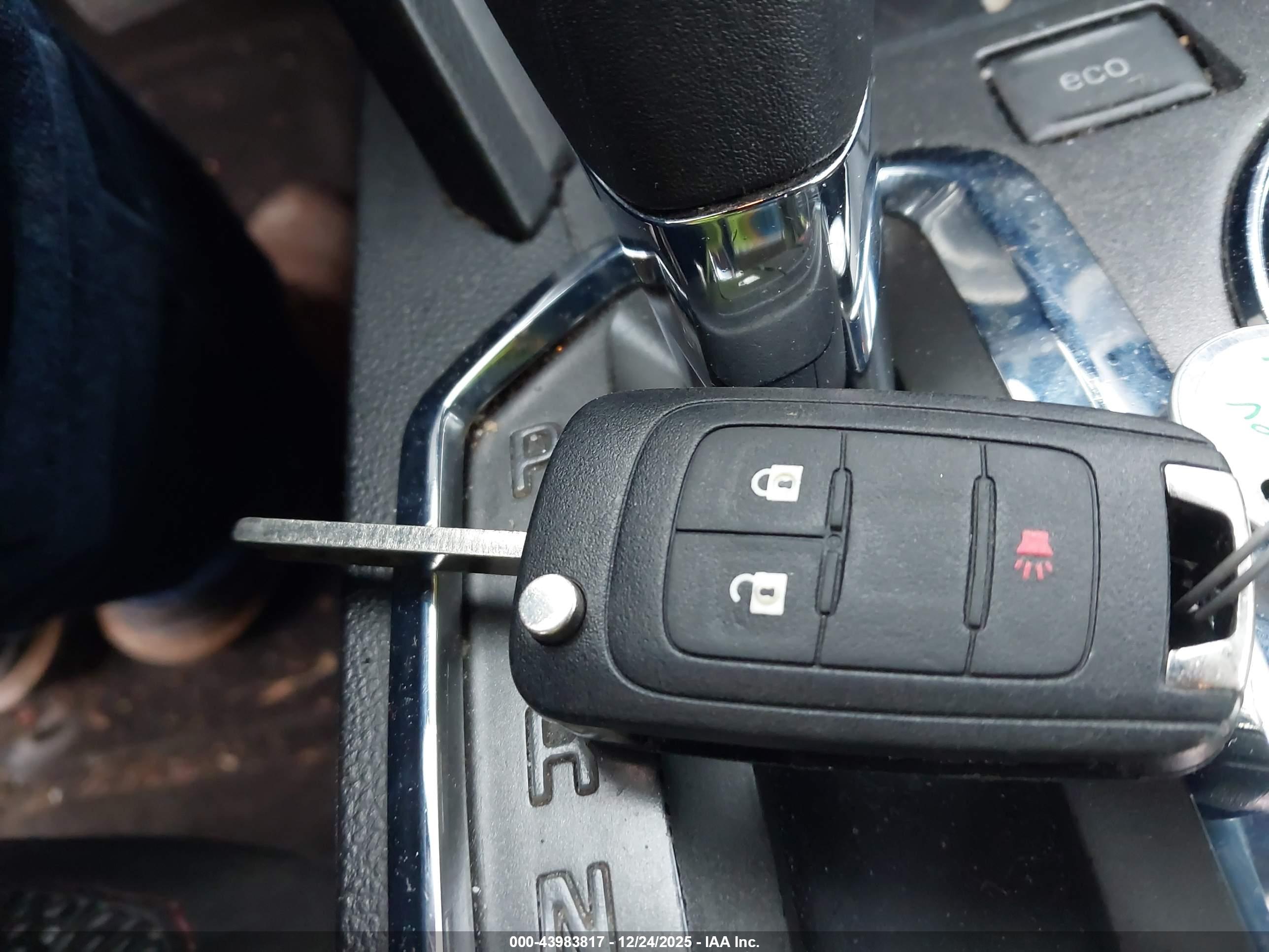 CHEVROLET EQUINOX image 11